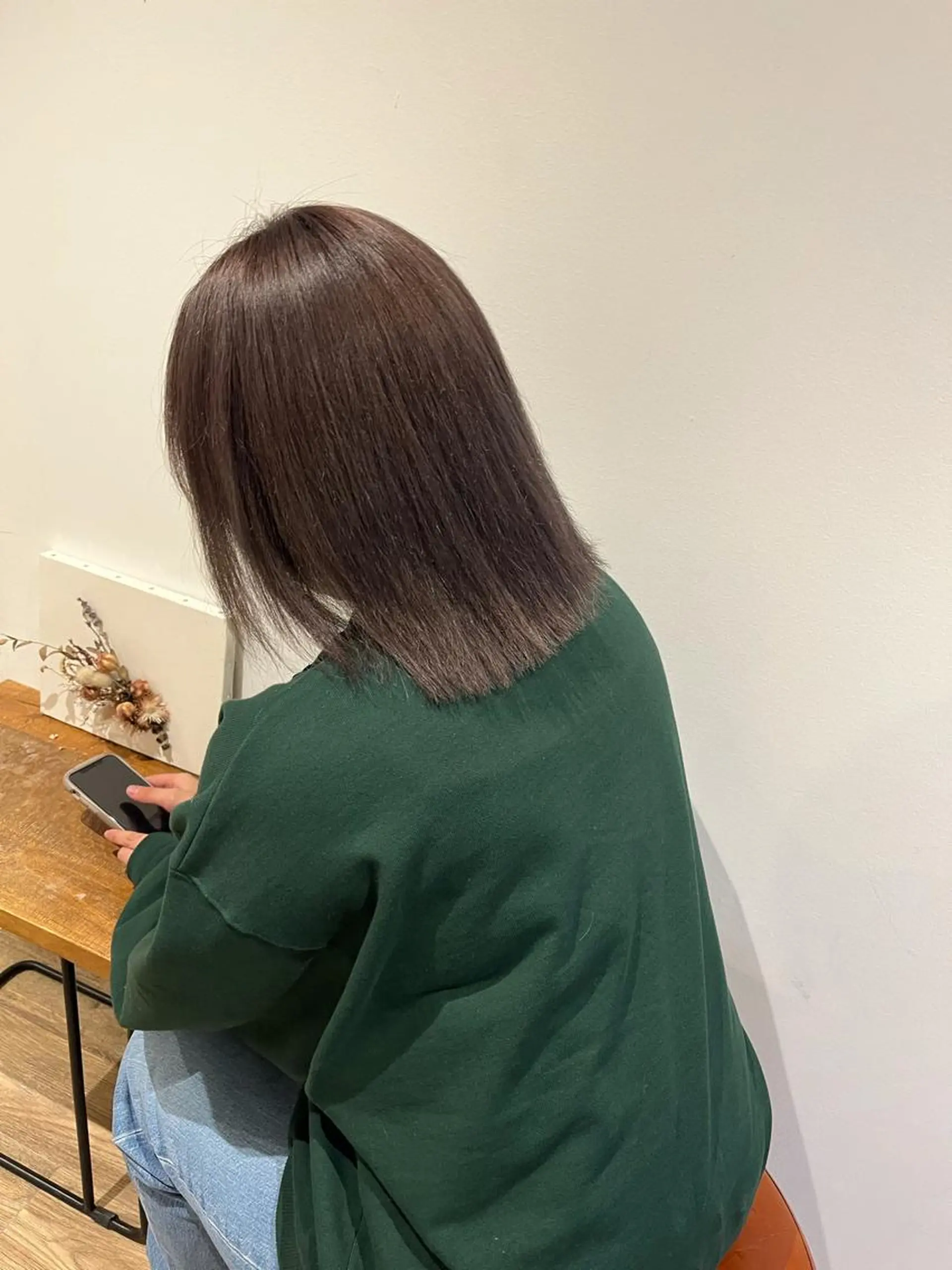 ミディアム カラー パーマ ヘアアレンジ メンズ キッズ ネイル マツエク・マツパ アイブロウ Megu/ベージュ/ 透明感カラーのヘアスタイル