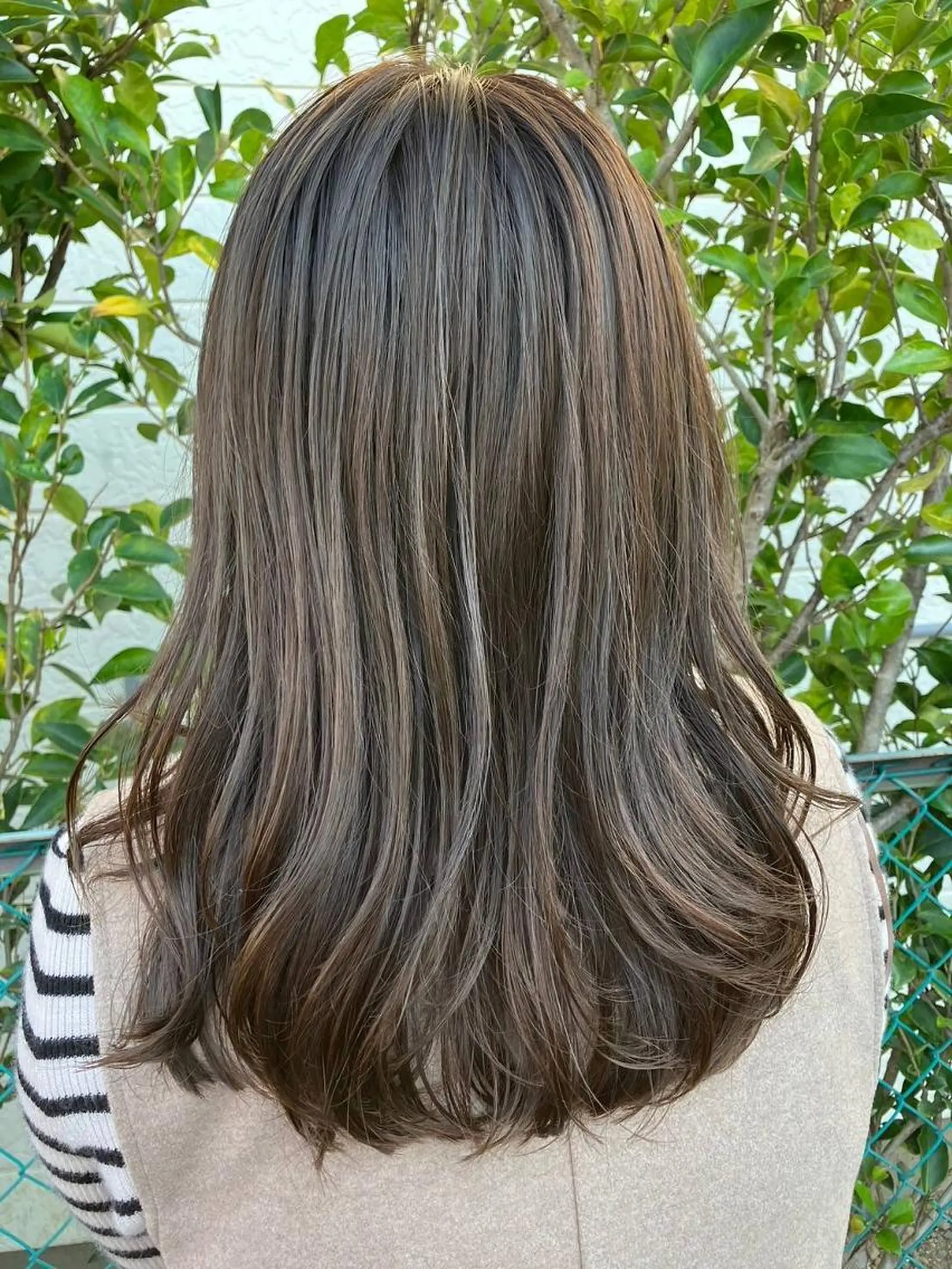 セミロング ヘアカラー 🫧Kubu🍀 natsume🫧のヘアスタイル