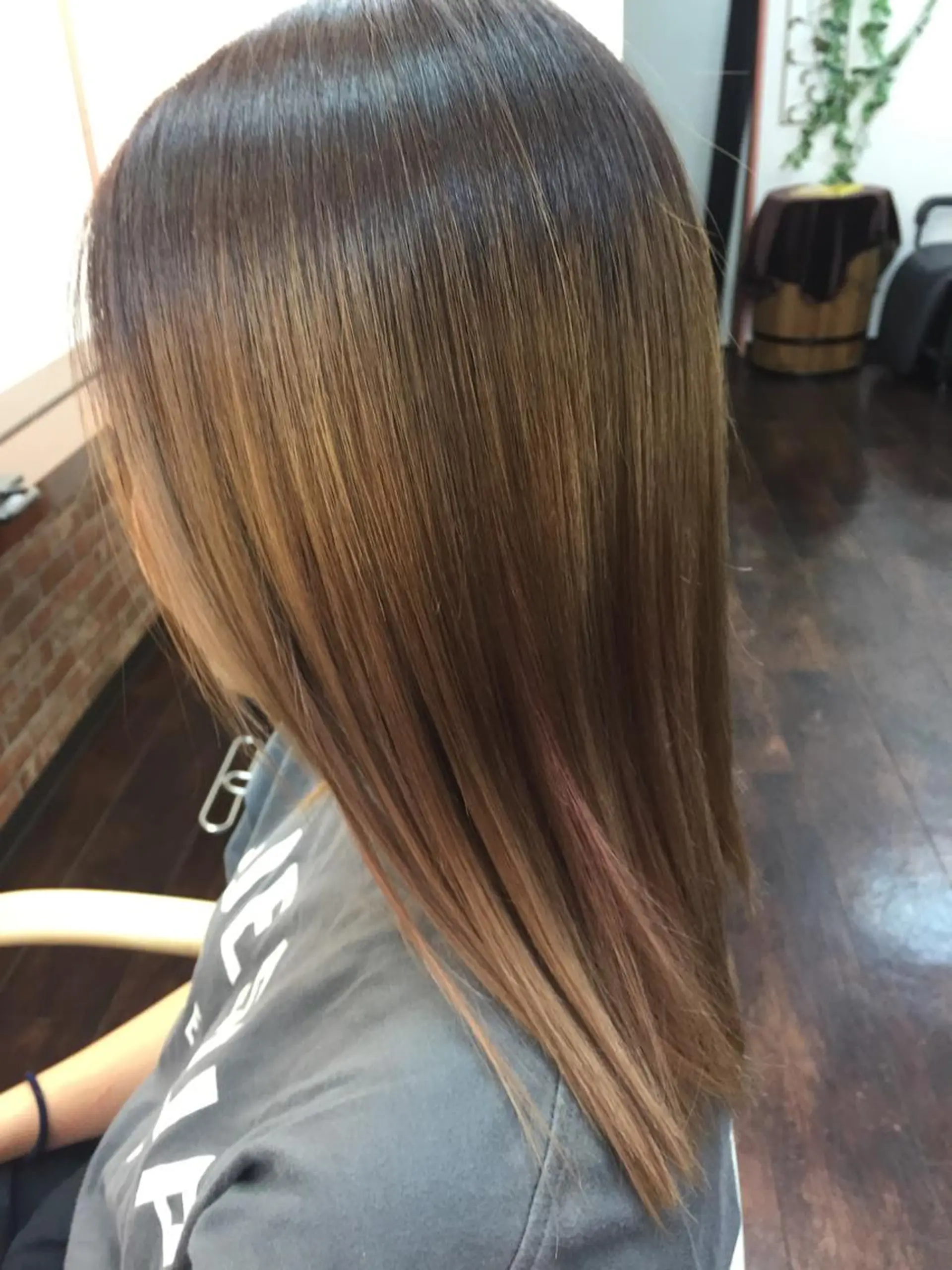 セミロング パーマ 桧山 真のヘアスタイル