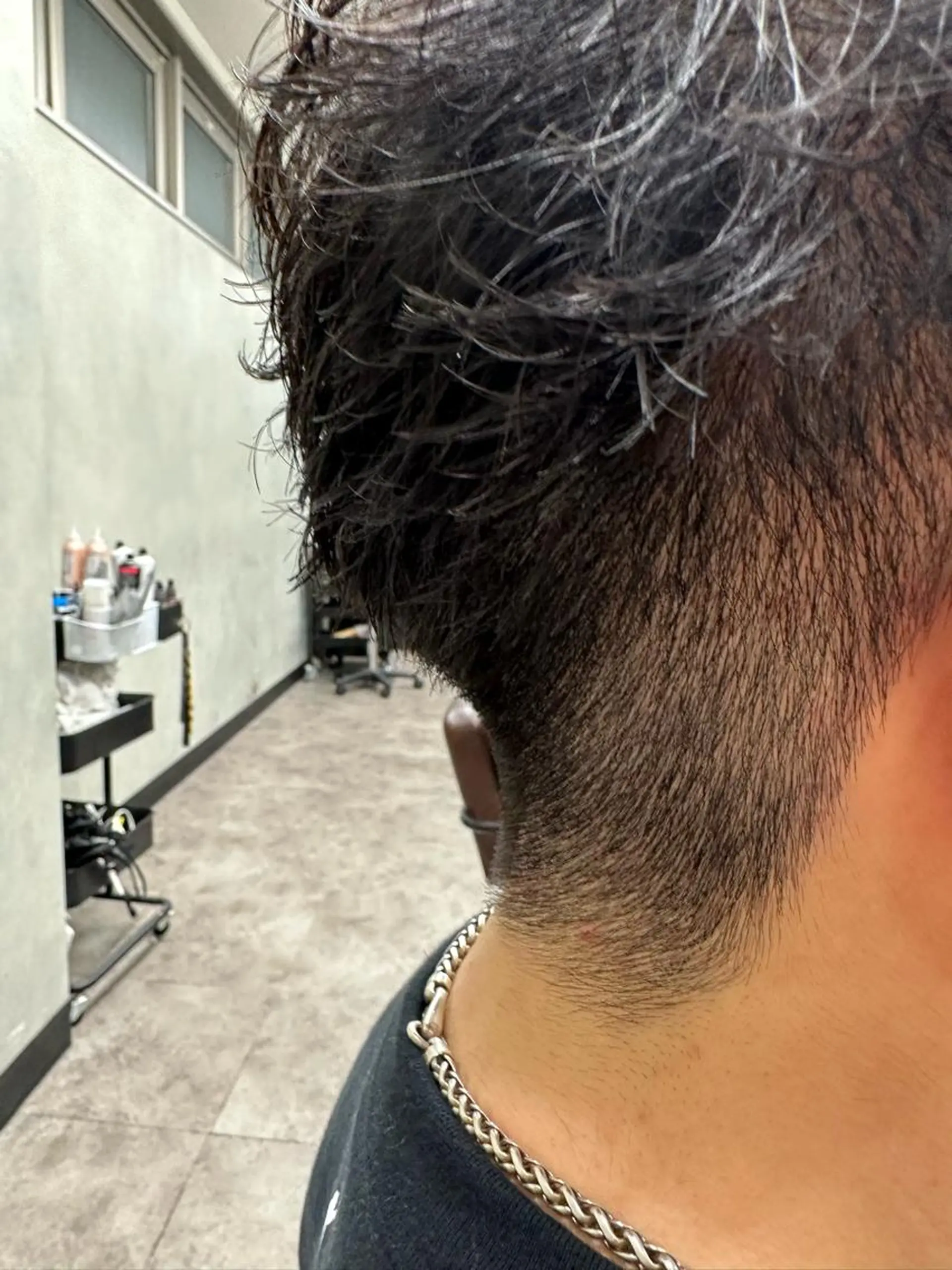 ショート メンズ 刈り上げ yu-kiハイトーン /ブリーチ無しカラーのヘアスタイル