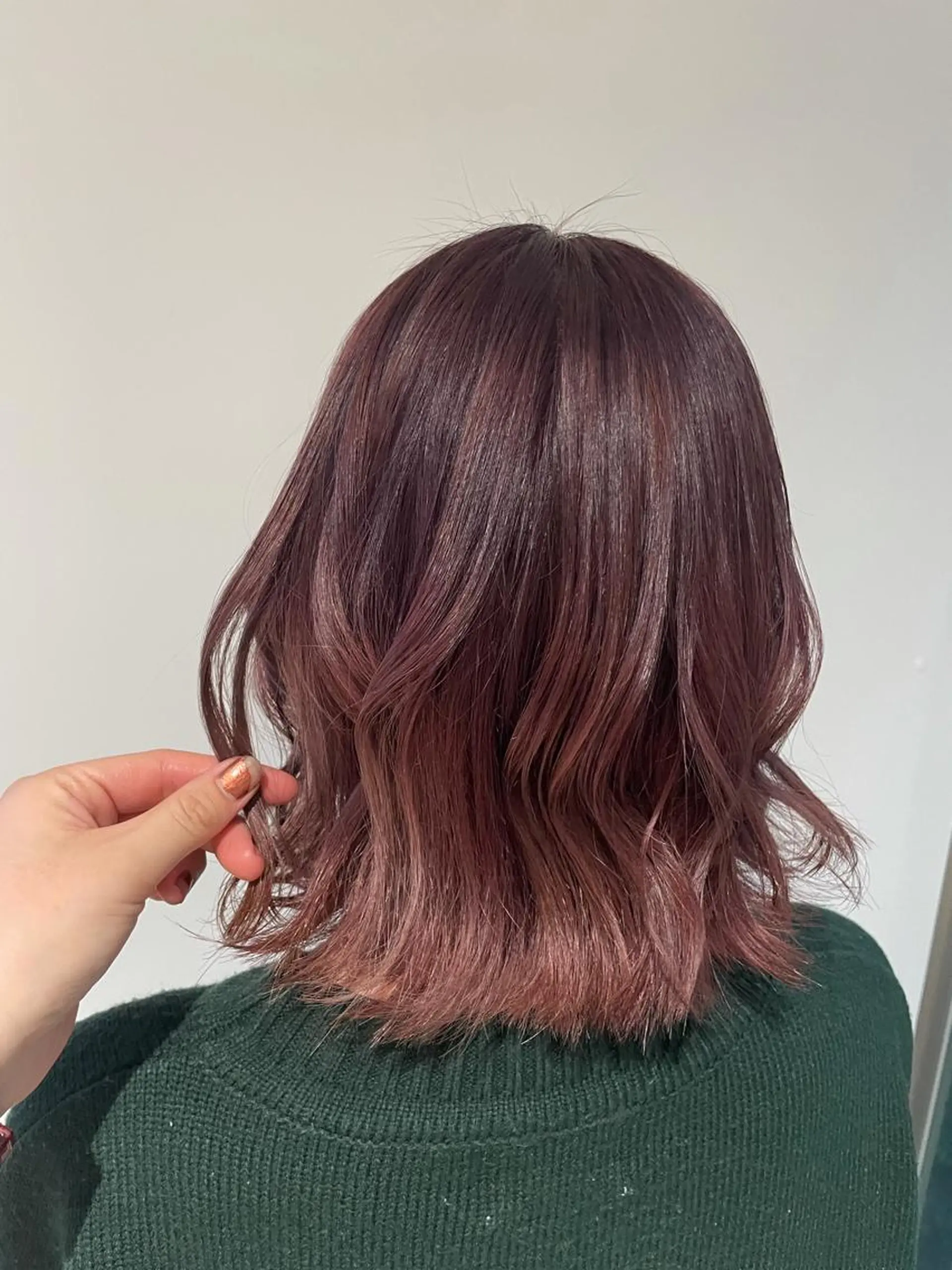 ミディアム 山内 愛可のヘアスタイル