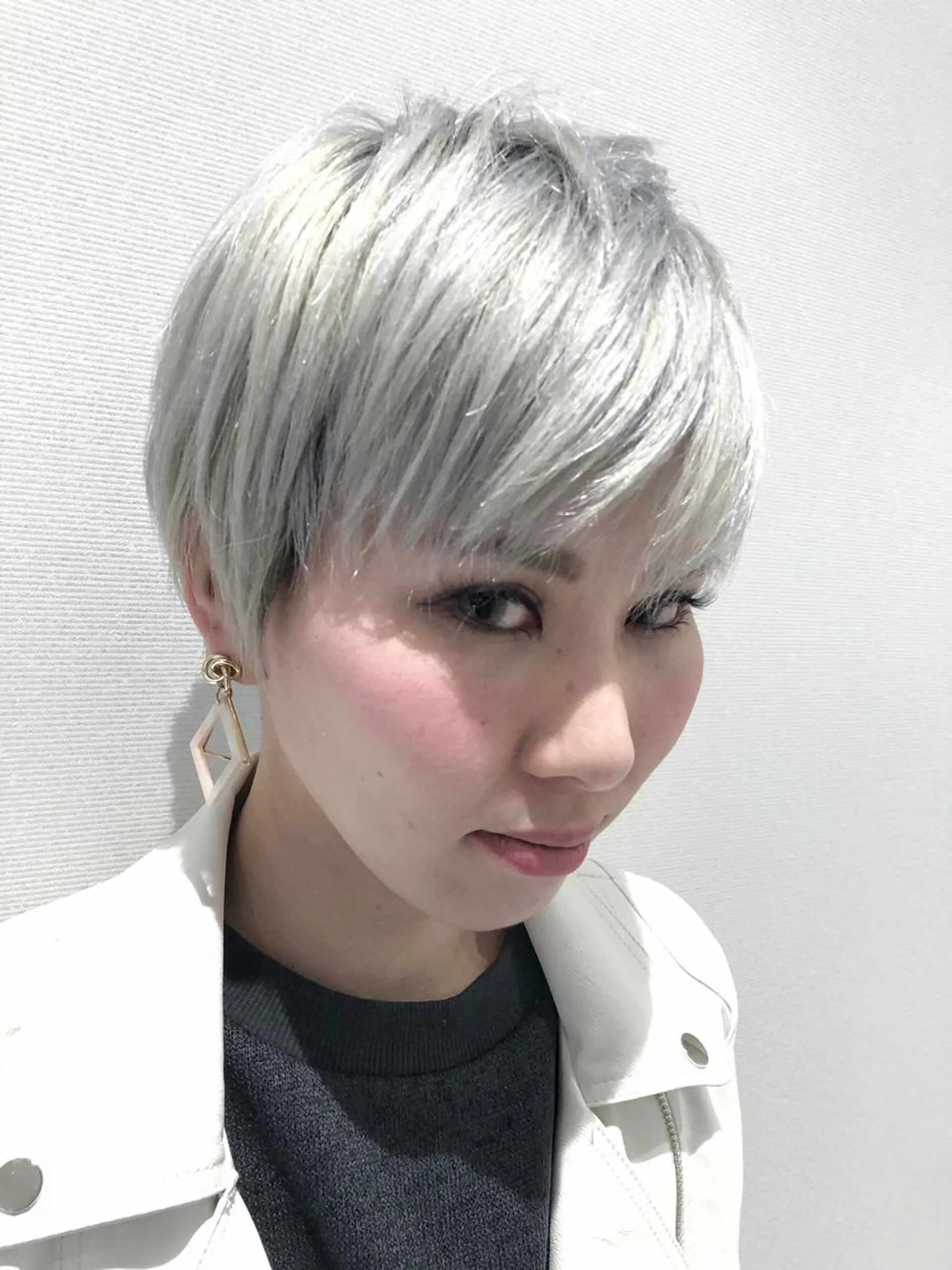 ショート カラー グレージュ トリートメント 【髮質改善特化】 lic吉祥寺のヘアスタイル