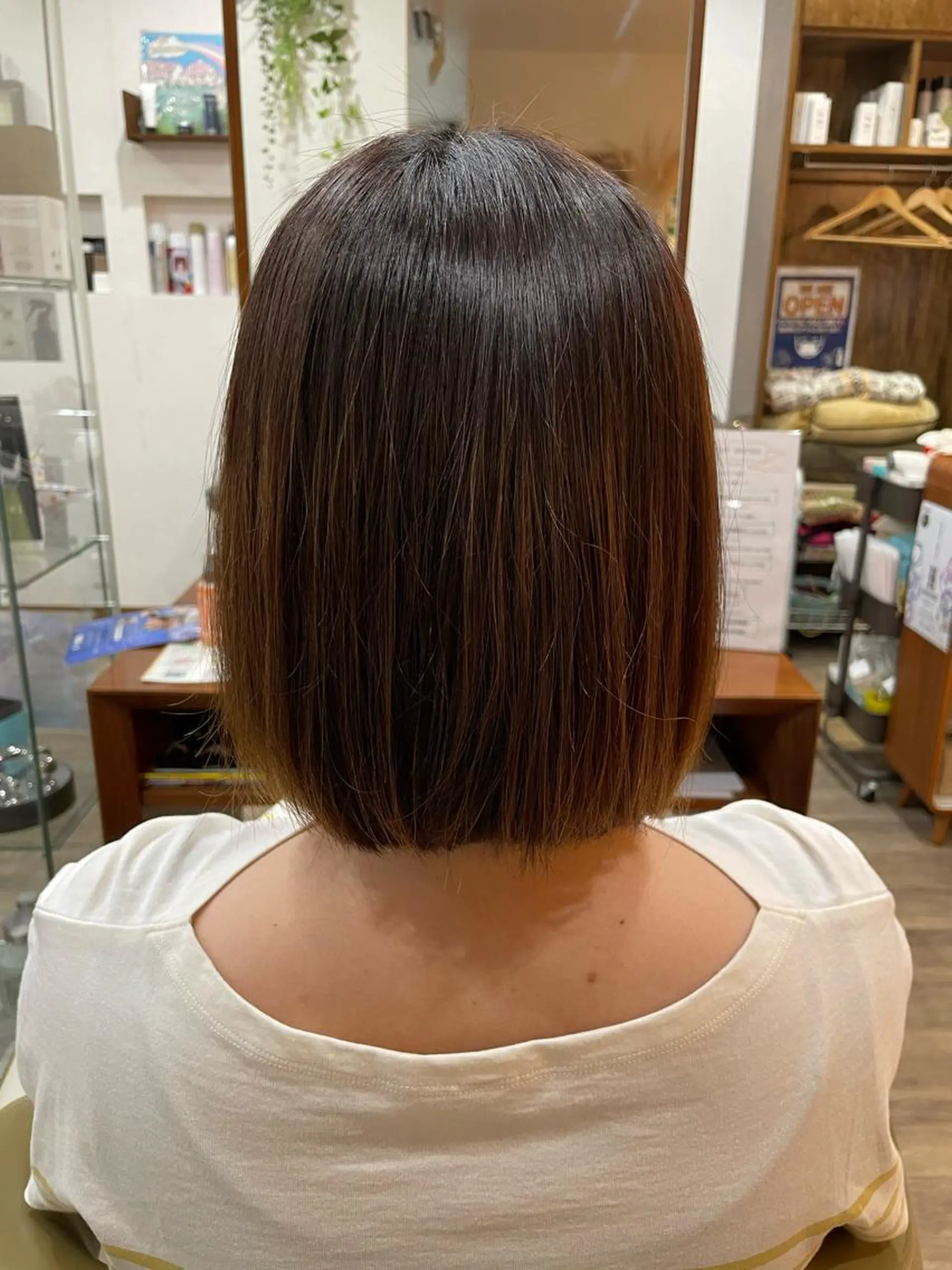 ミディアム 山田 梓のヘアスタイル