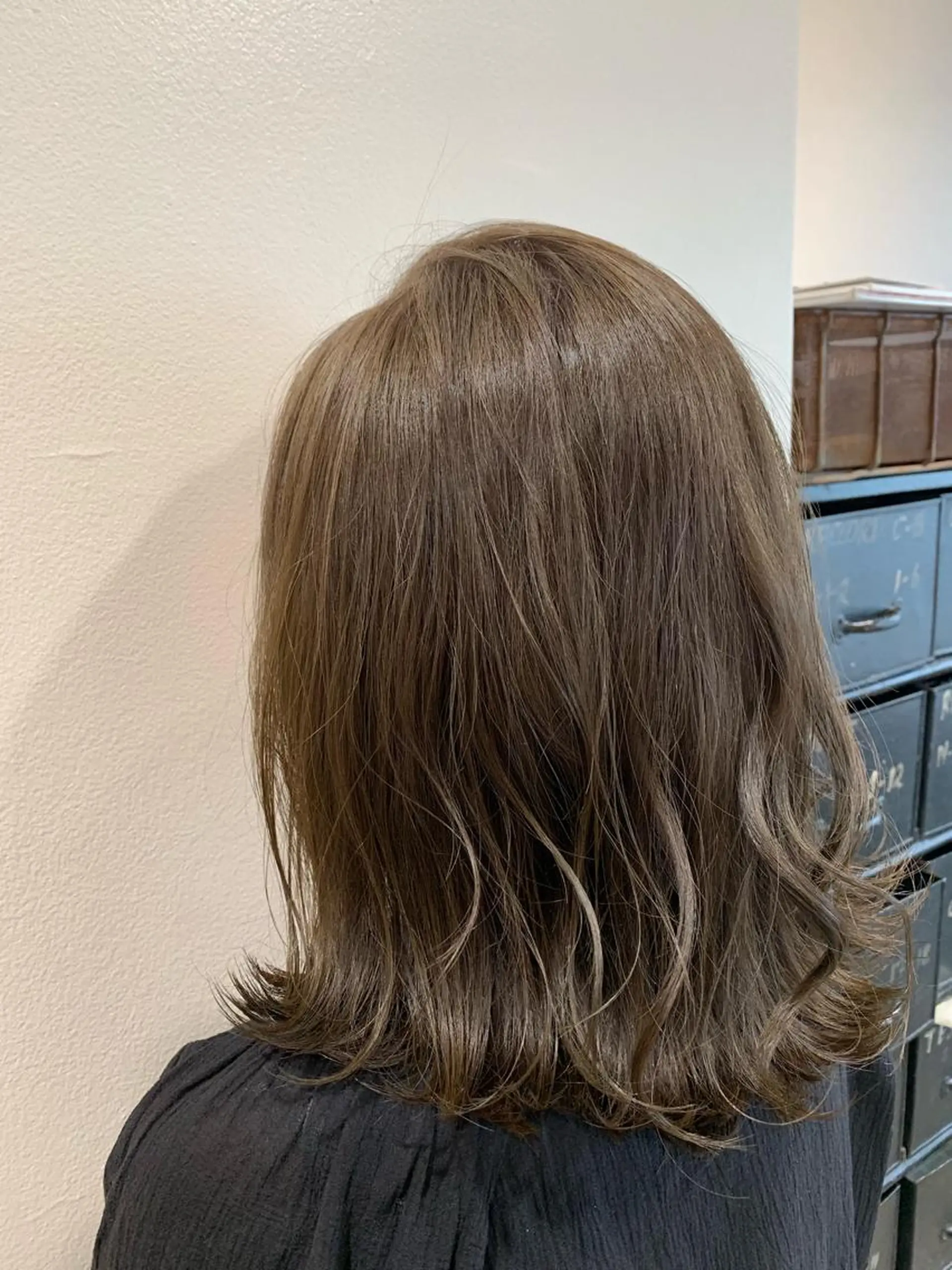 ミディアム カラー ベージュカラー フォギーベージュ カット ヘアカラー トリートメント 山崎 澪 レイヤーカット/大宮のヘアスタイル