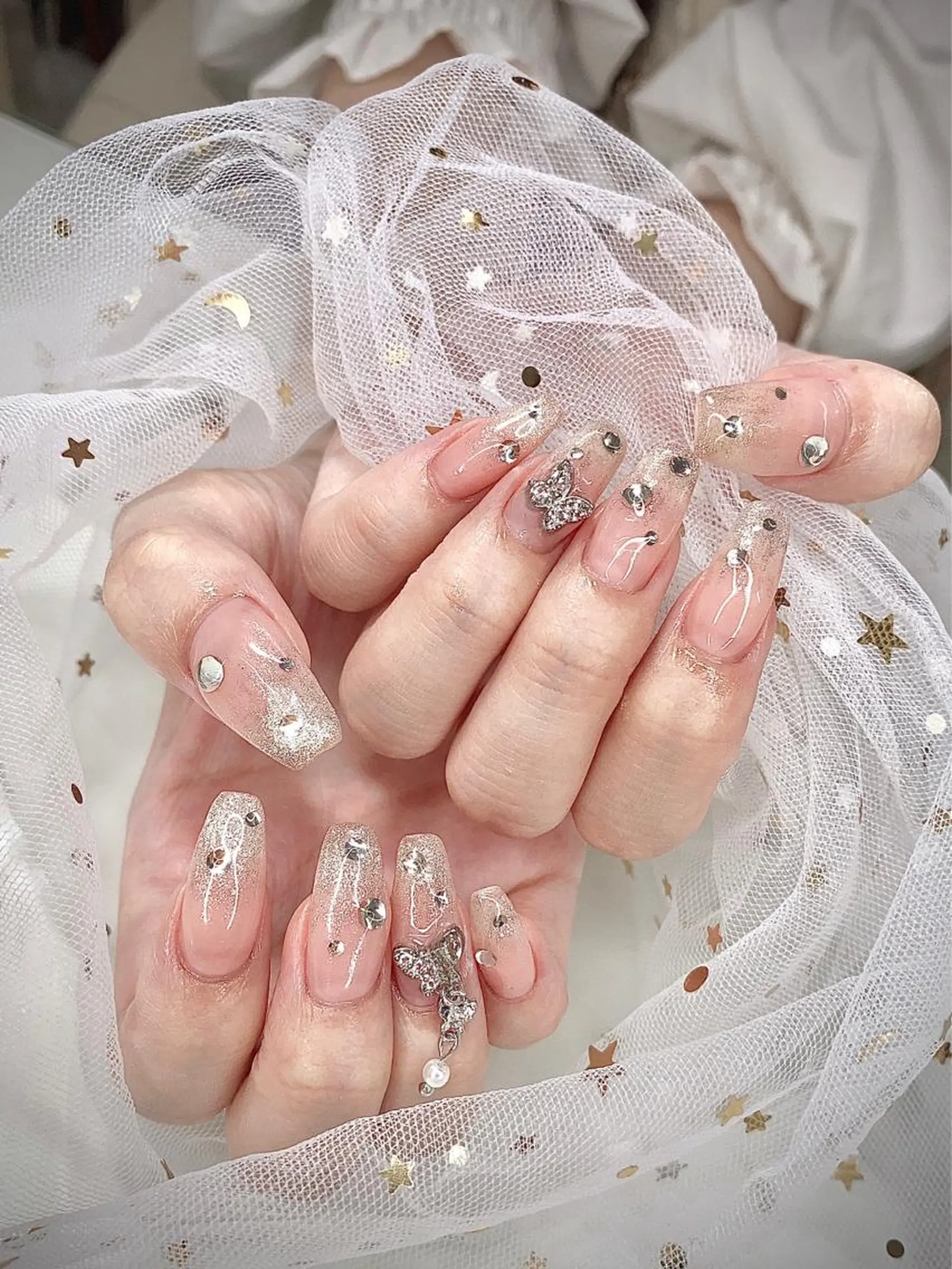 ネイル I-nailロング /ワンホン/キラキラのネイルデザイン