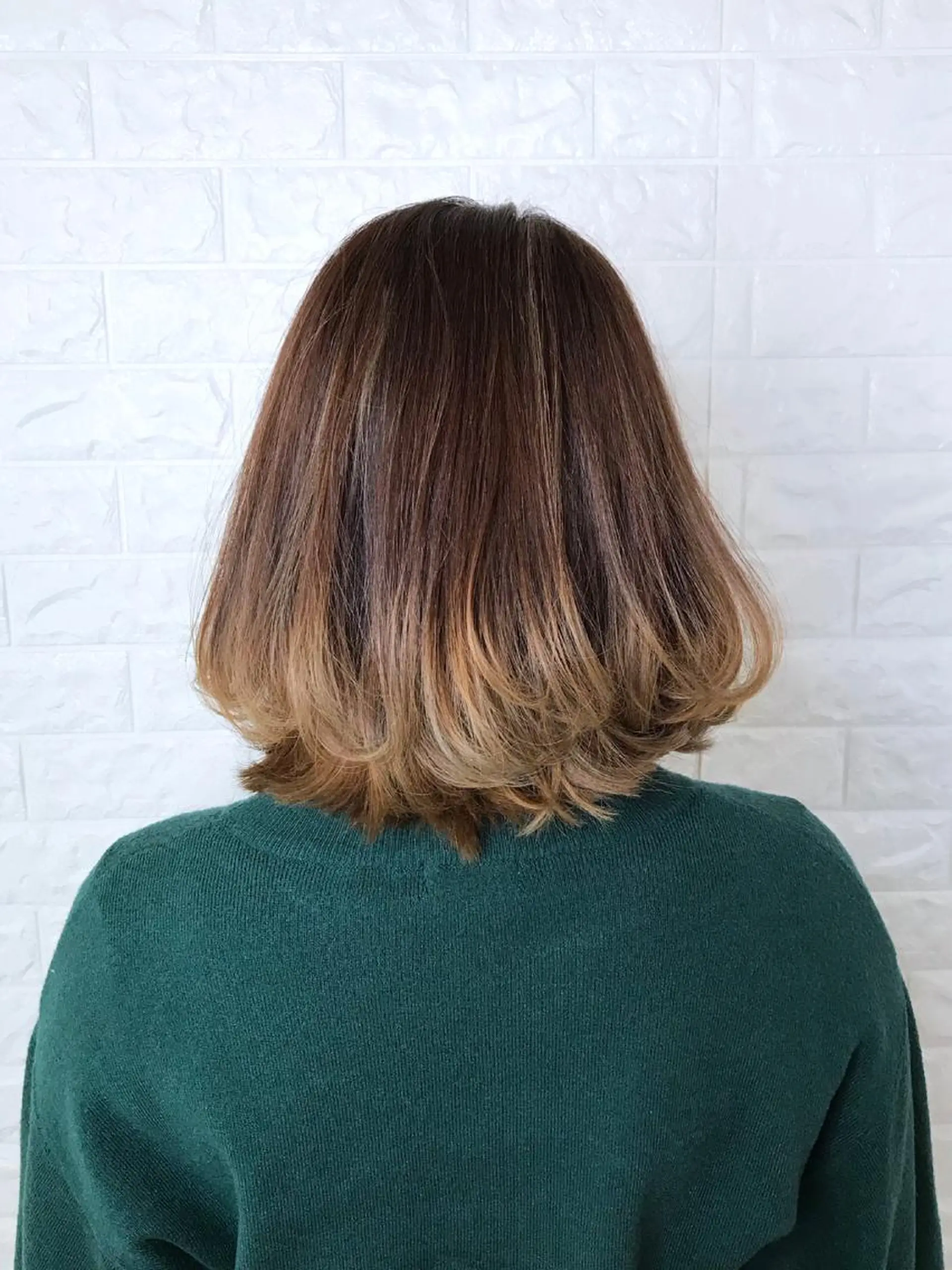 ミディアム カラー ブリーチ ケアブリーチ 透明感カラー グラデーションカラー ハイライトカラー エイジングケア特化 美容師✂️山崎竜二のヘアスタイル