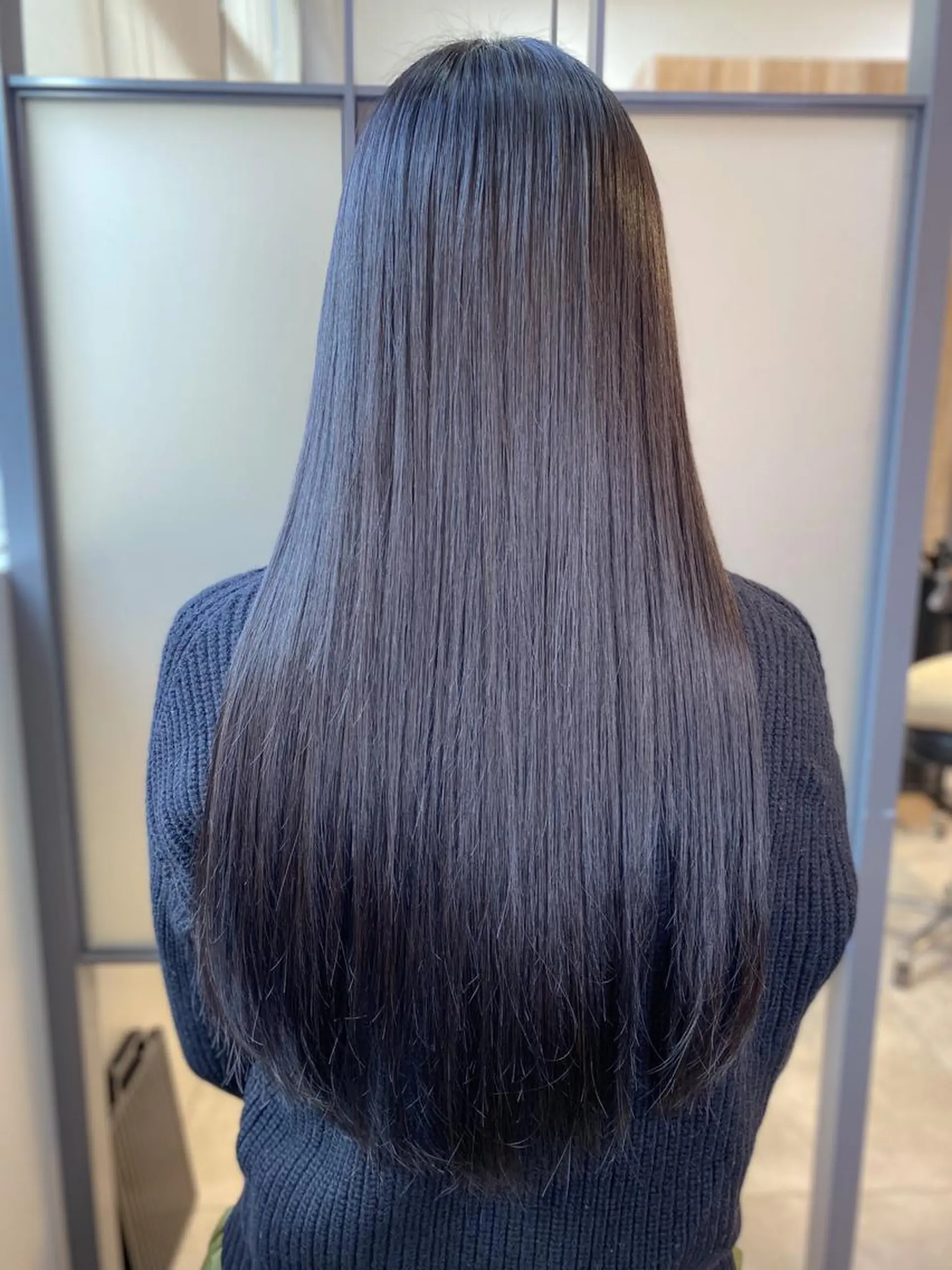 セミロング カラー グレージュ カット ヘアカラー 縮毛矯正 トリートメント SALOWIN神戸三宮East店所属・【透明感、艶髪】西村 有司のヘアスタイル