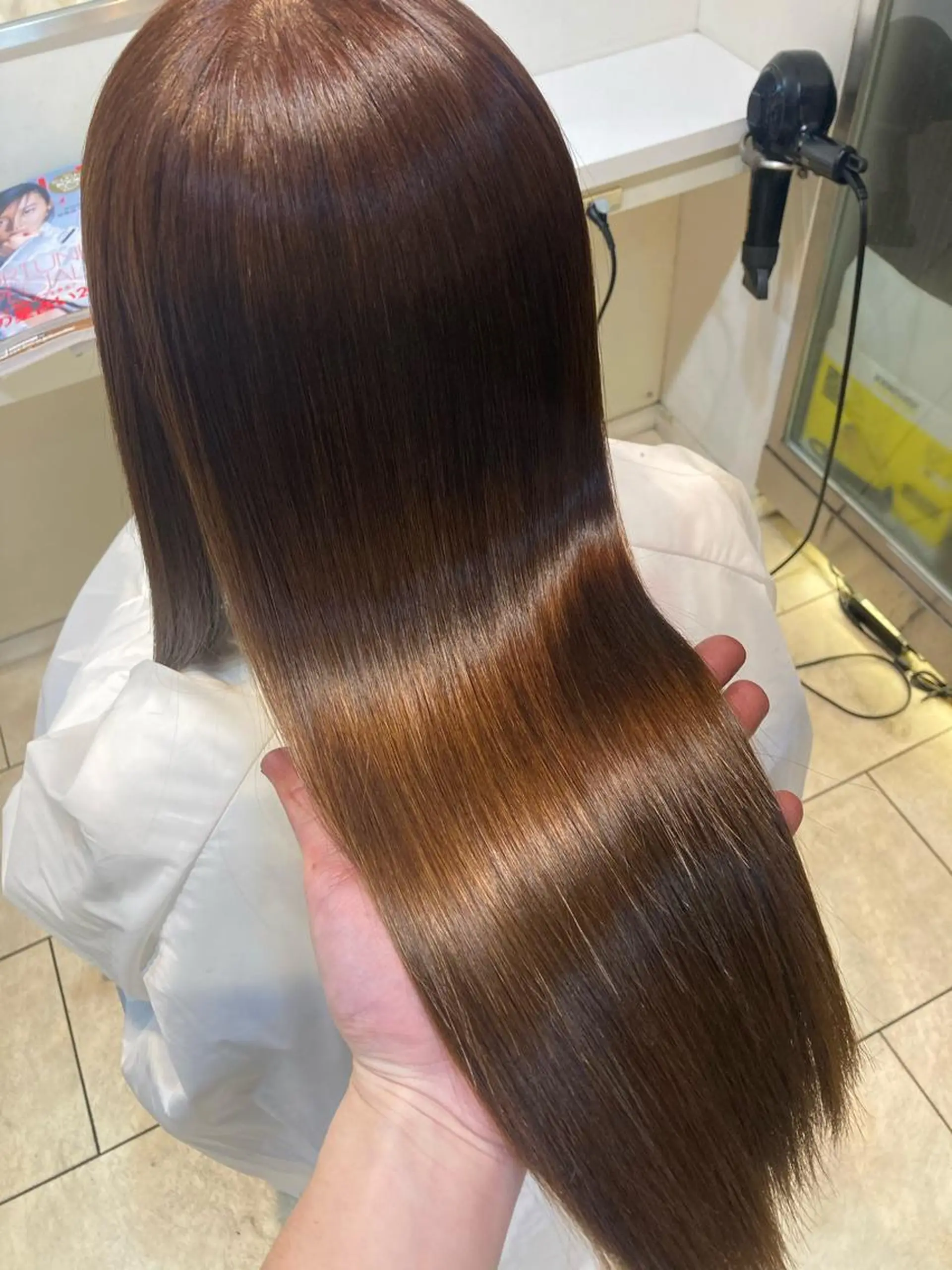 セミロング カット ヘアカラー 縮毛矯正 トリートメント セイヤ 艶髪再生師のヘアスタイル