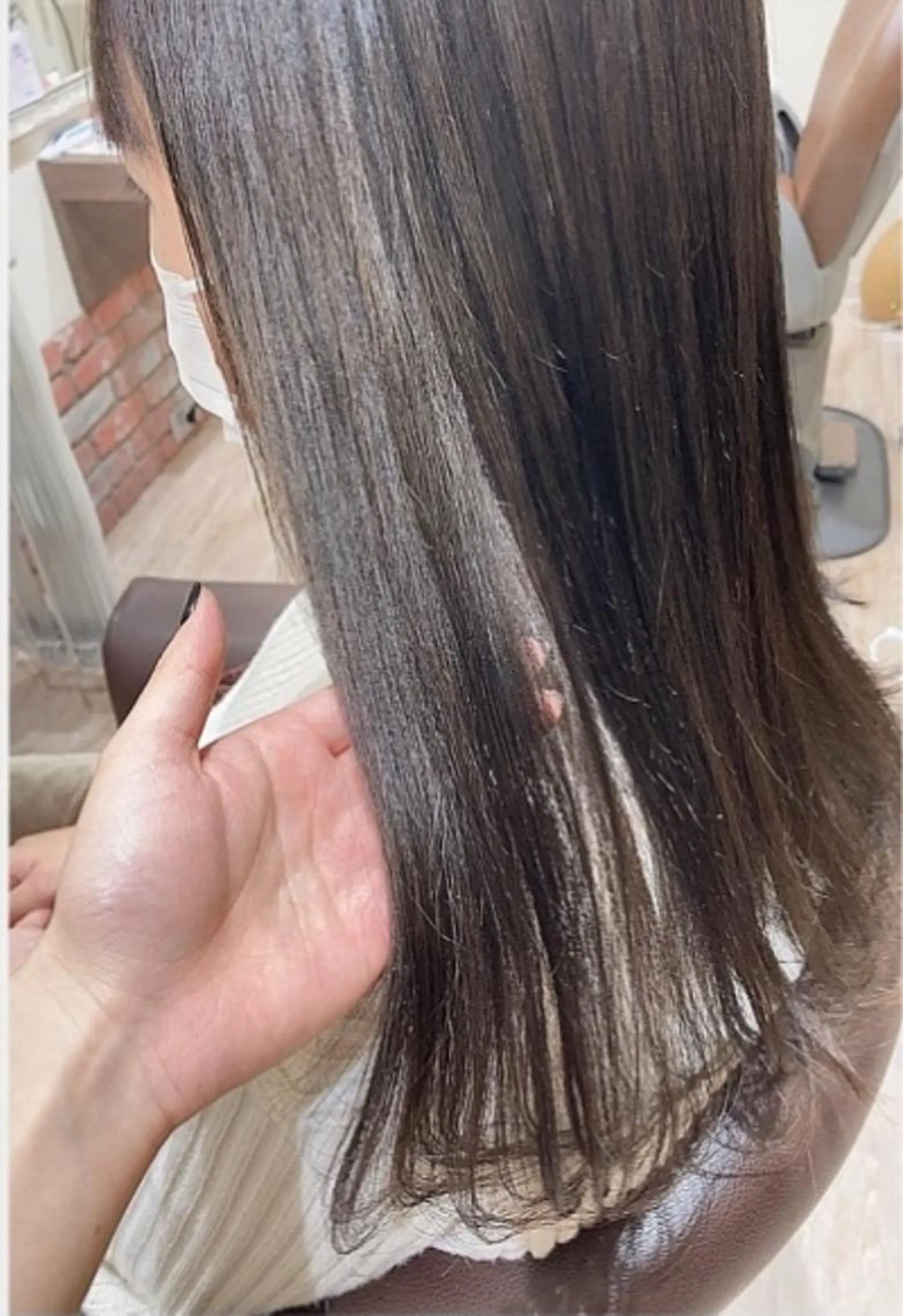 ロング 縮毛矯正 ルシードスタイル クリザンテーム所属・佐藤 睦月のヘアスタイル