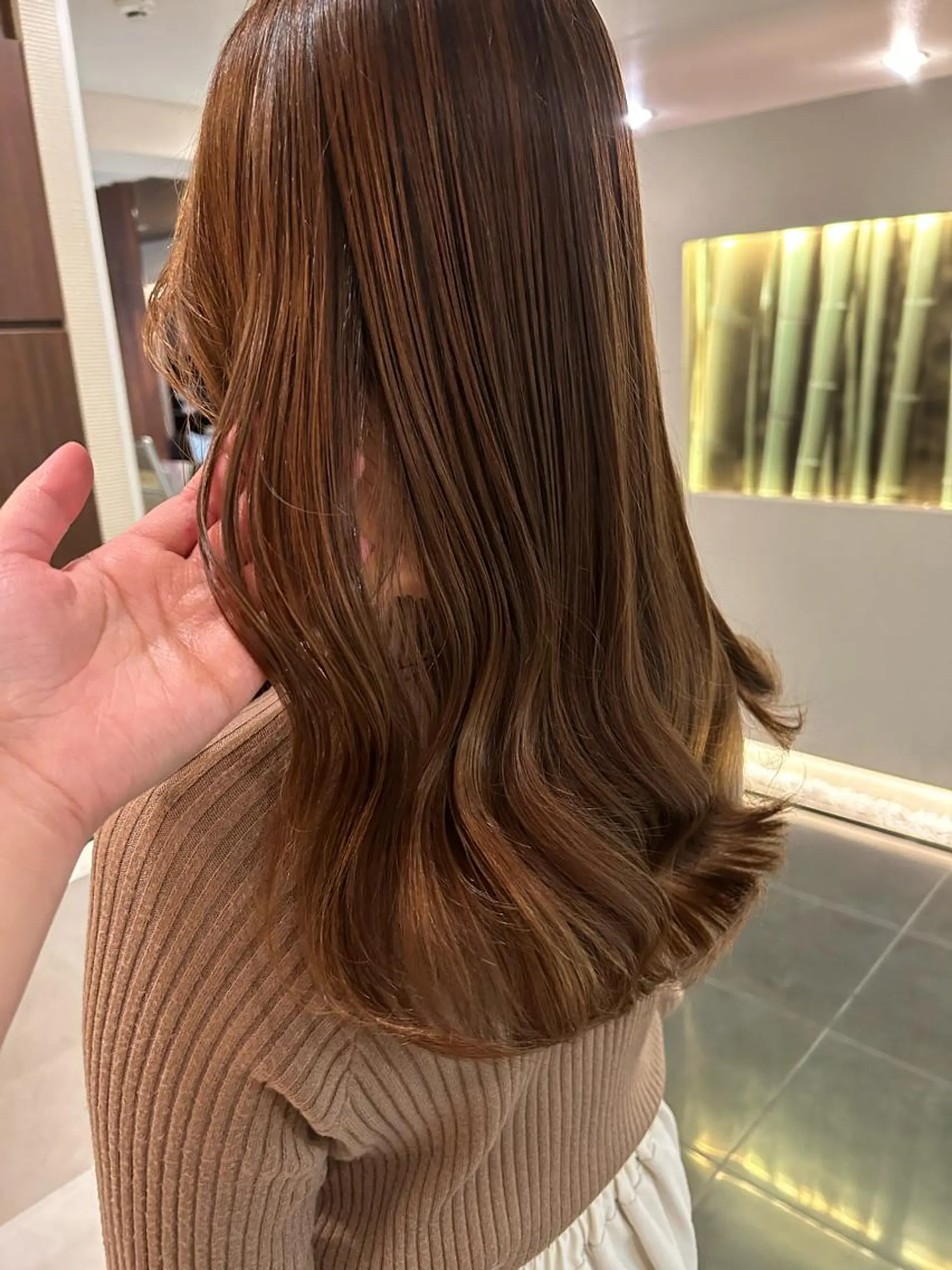 ロング カラー ヘアアレンジ ベージュカラー カット ヘアカラー トリートメント チーフデザイナー 若林　麻衣のヘアスタイル