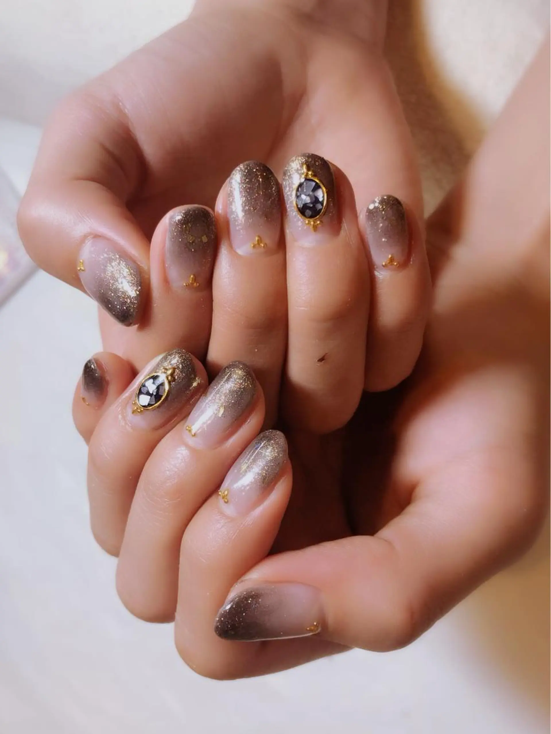 ミディアム ネイル パラジェル lira nailのネイルデザイン
