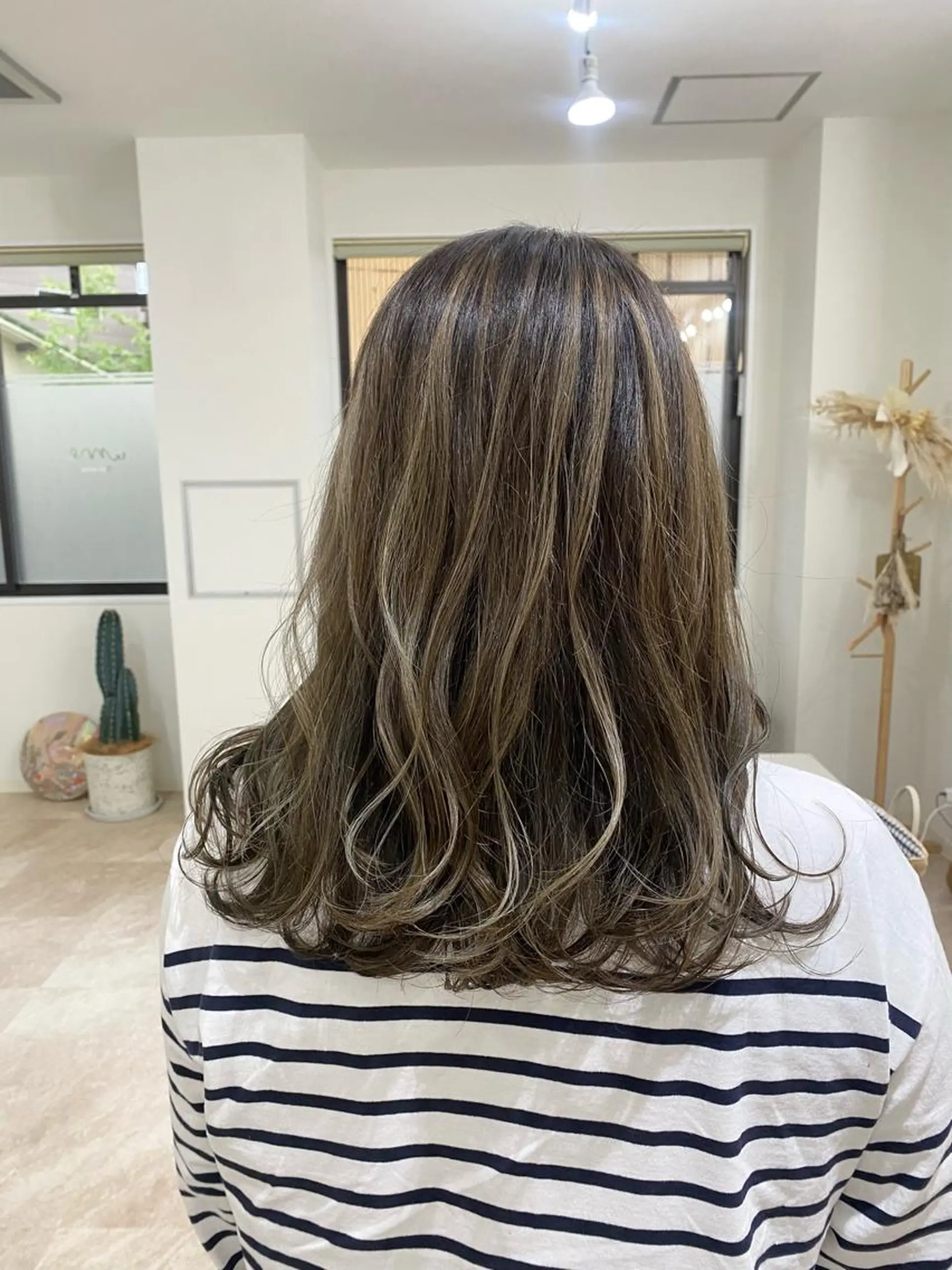 セミロング カラー ヘアアレンジ ひなの .のその他イメージ