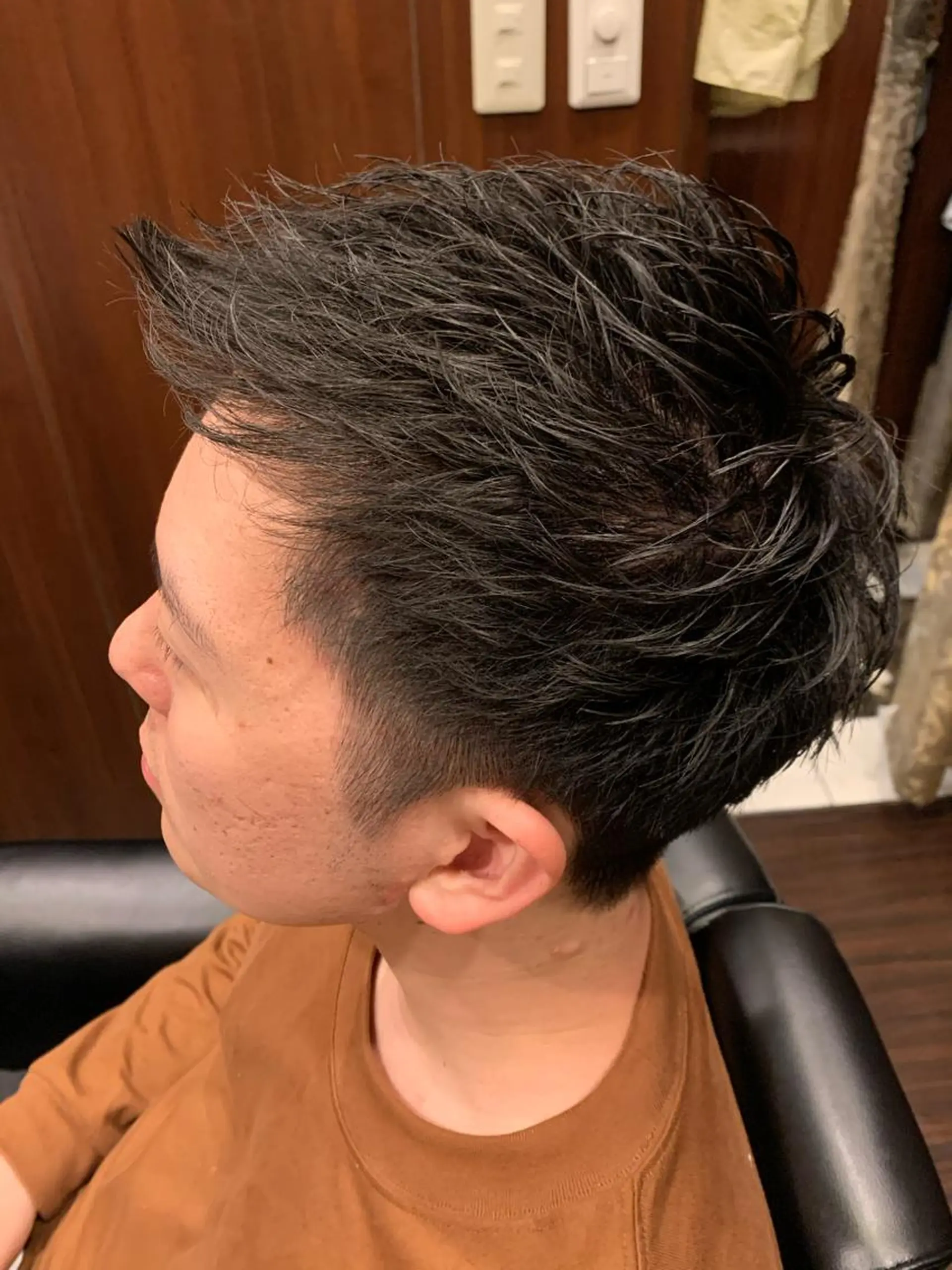 ショート パーマ メンズ 石川 裕大のヘアスタイル