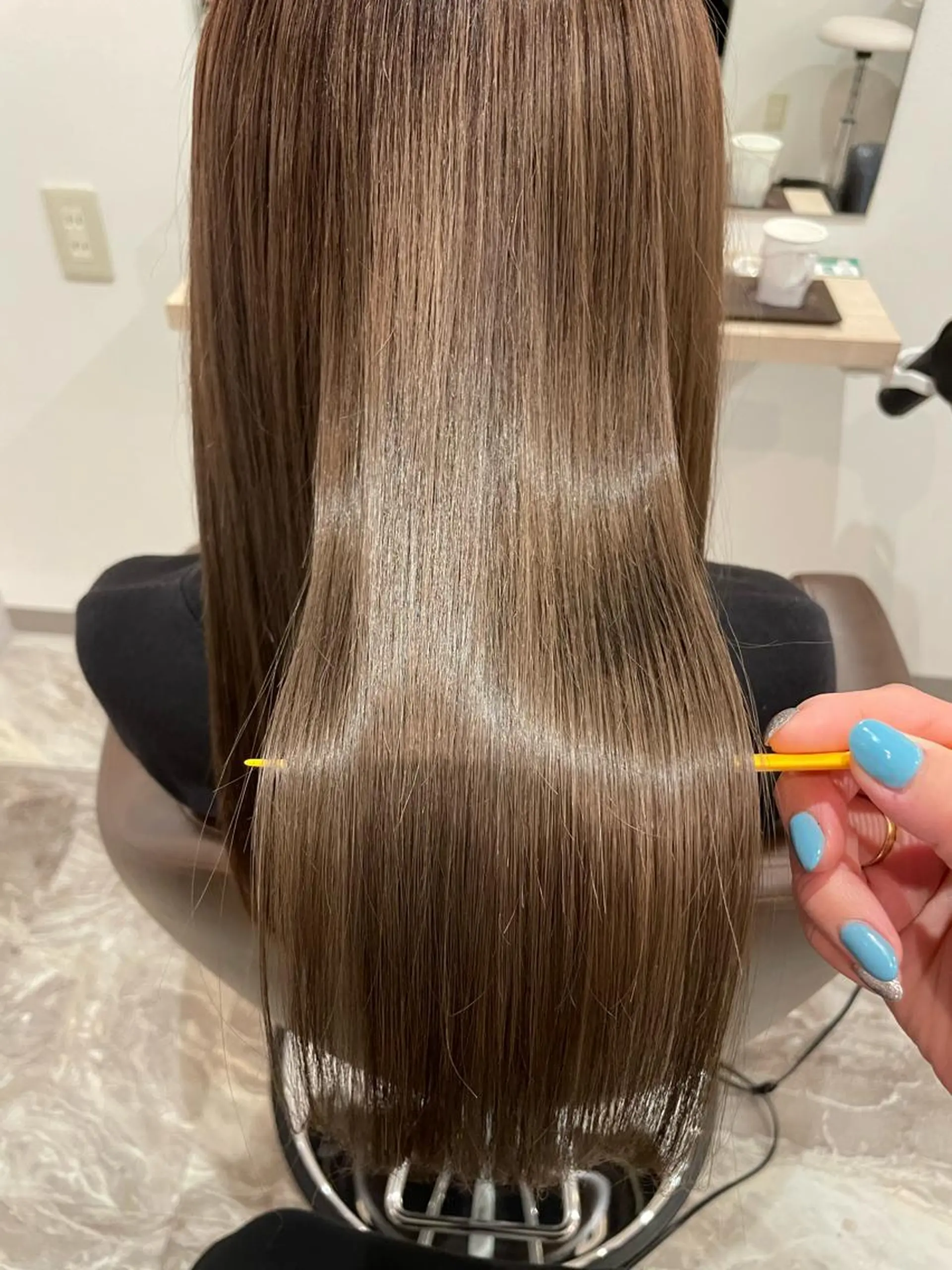 ロング カラー 大谷 杏菜のヘアスタイル