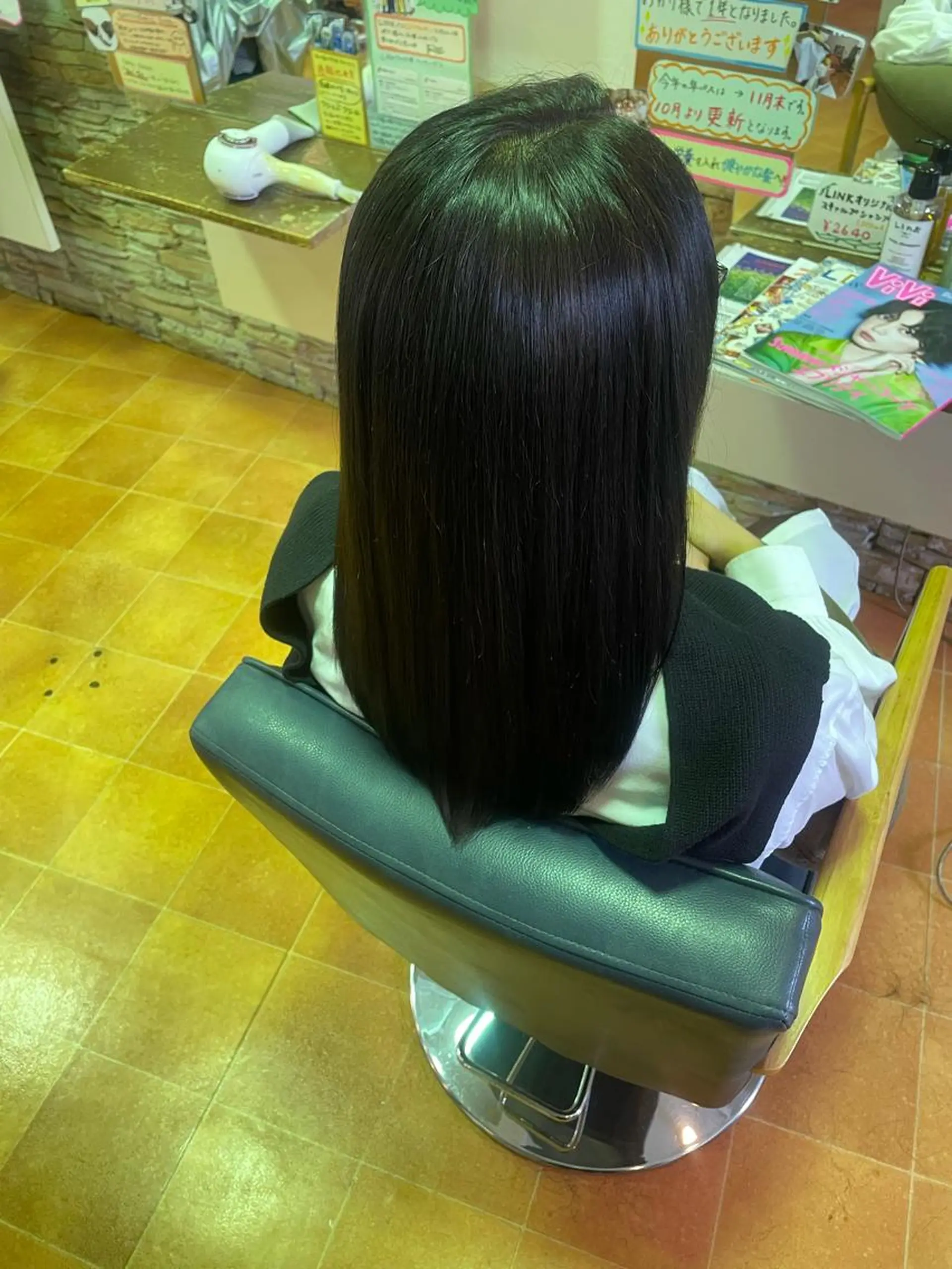 ミディアム カラー 山口 彩海のヘアスタイル