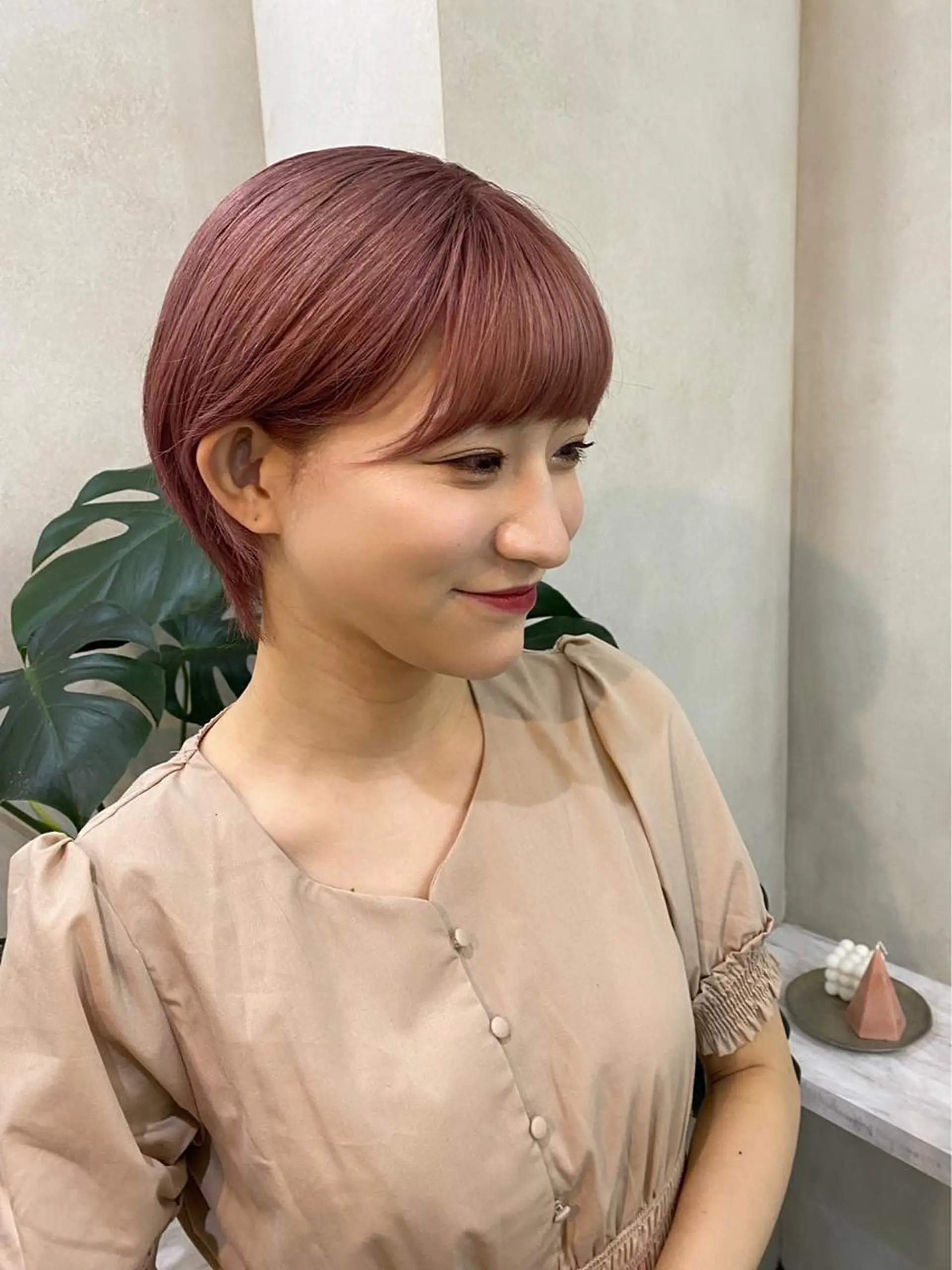 ショート カラー 内海 凜香のヘアスタイル