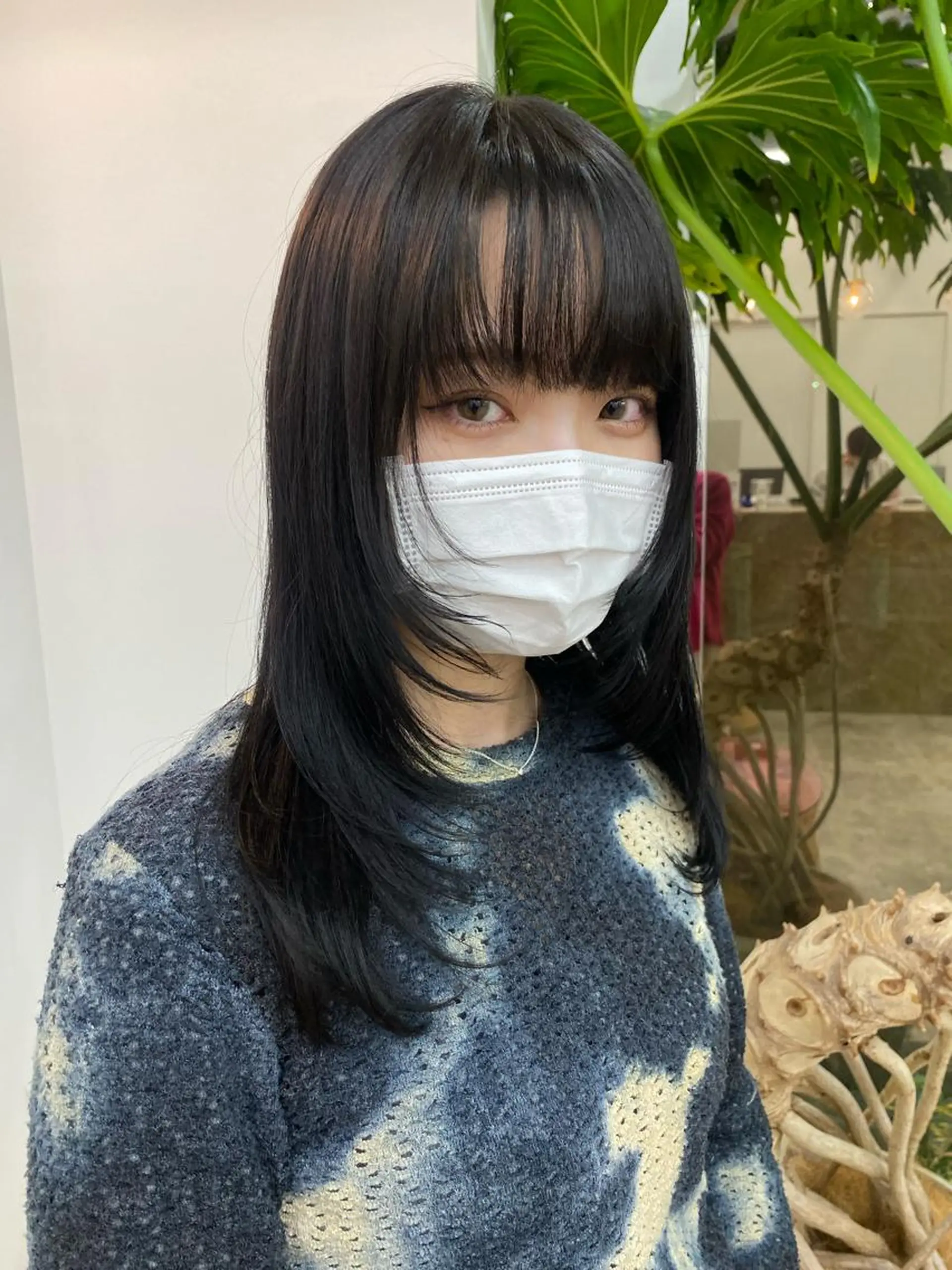 ロング カラー 黒髪 ブルーカラー ブルーブラック KVELL ユナのヘアスタイル