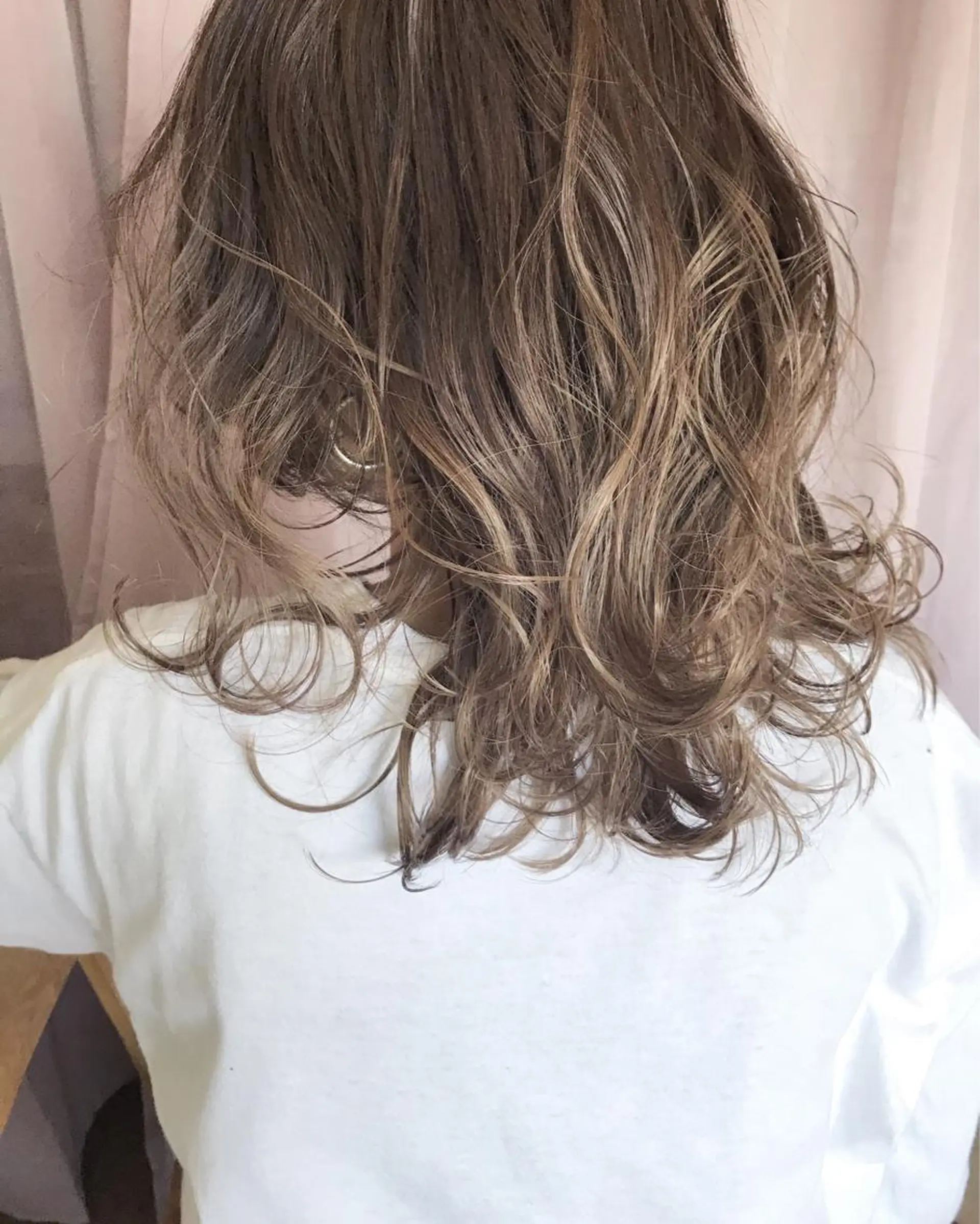 セミロング ハイライト ヘアカラー Musiiik hairのヘアスタイル