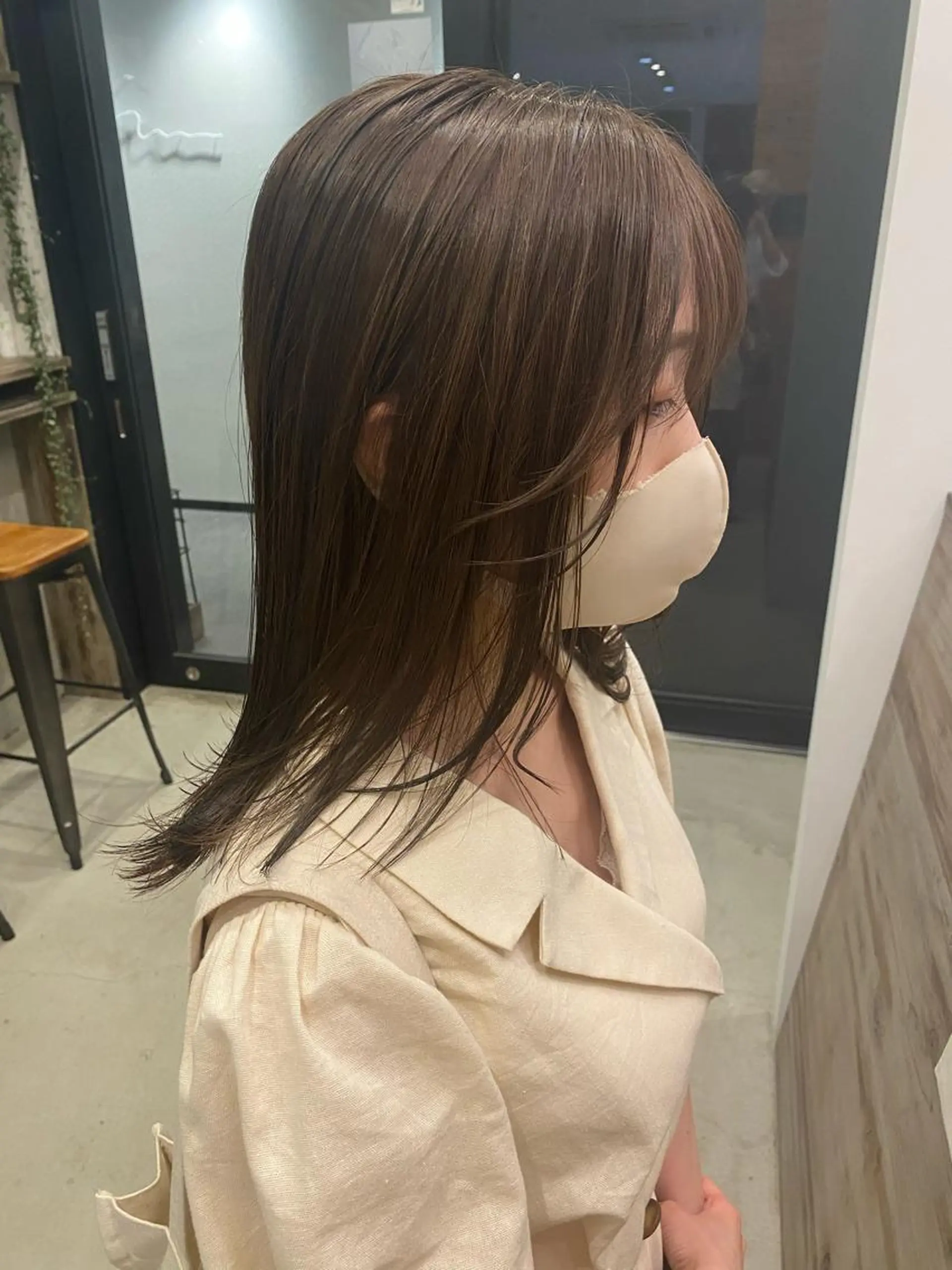 セミロング 鈴木 美紅のヘアスタイル