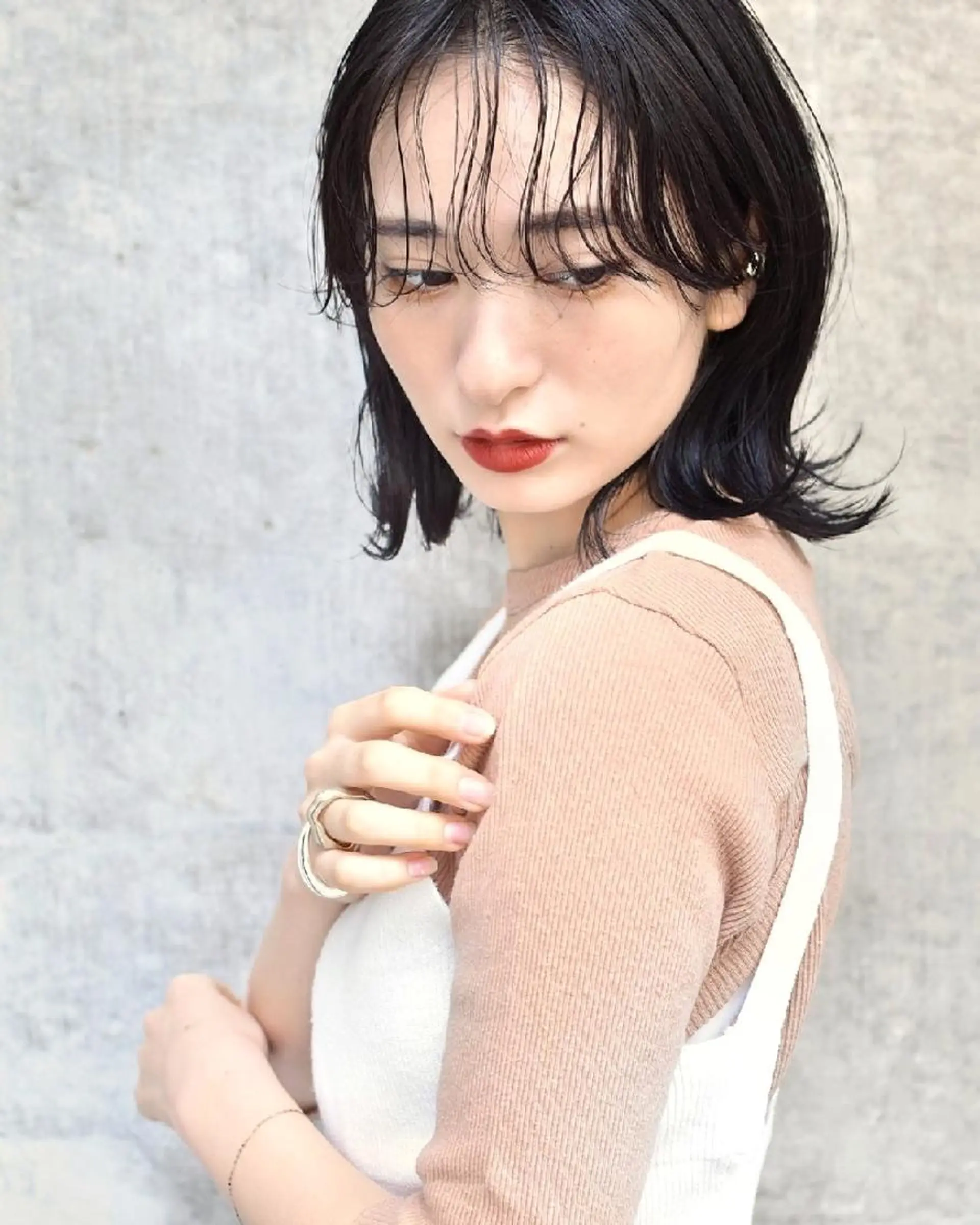 ミディアム カラー ヘアアレンジ ボブ くびれヘア うざバング カット ヘアカラー トリートメント mowen RUIのヘアスタイル