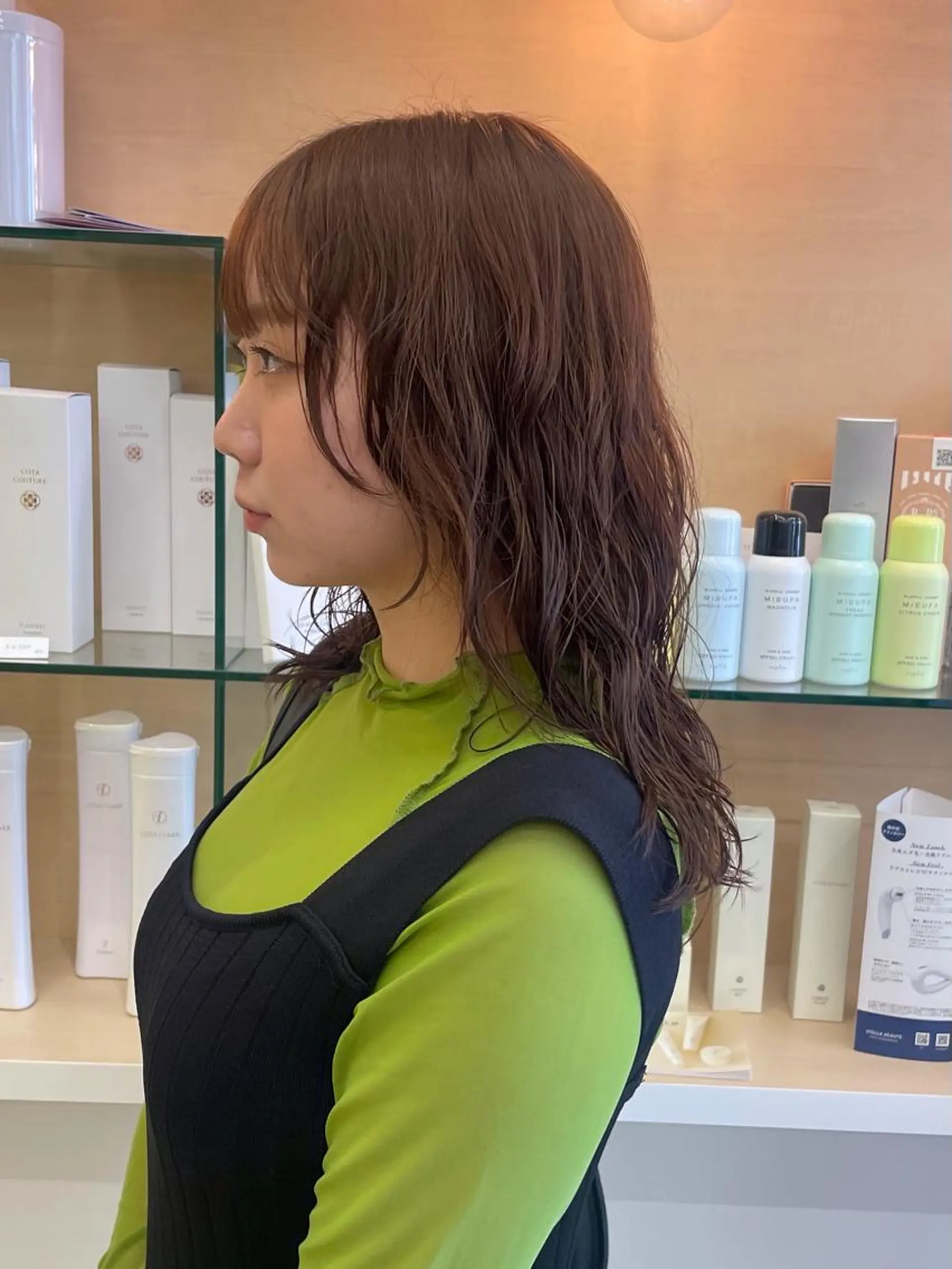 セミロング カラー パーマ ヘアアレンジ 山下 とよかのヘアスタイル