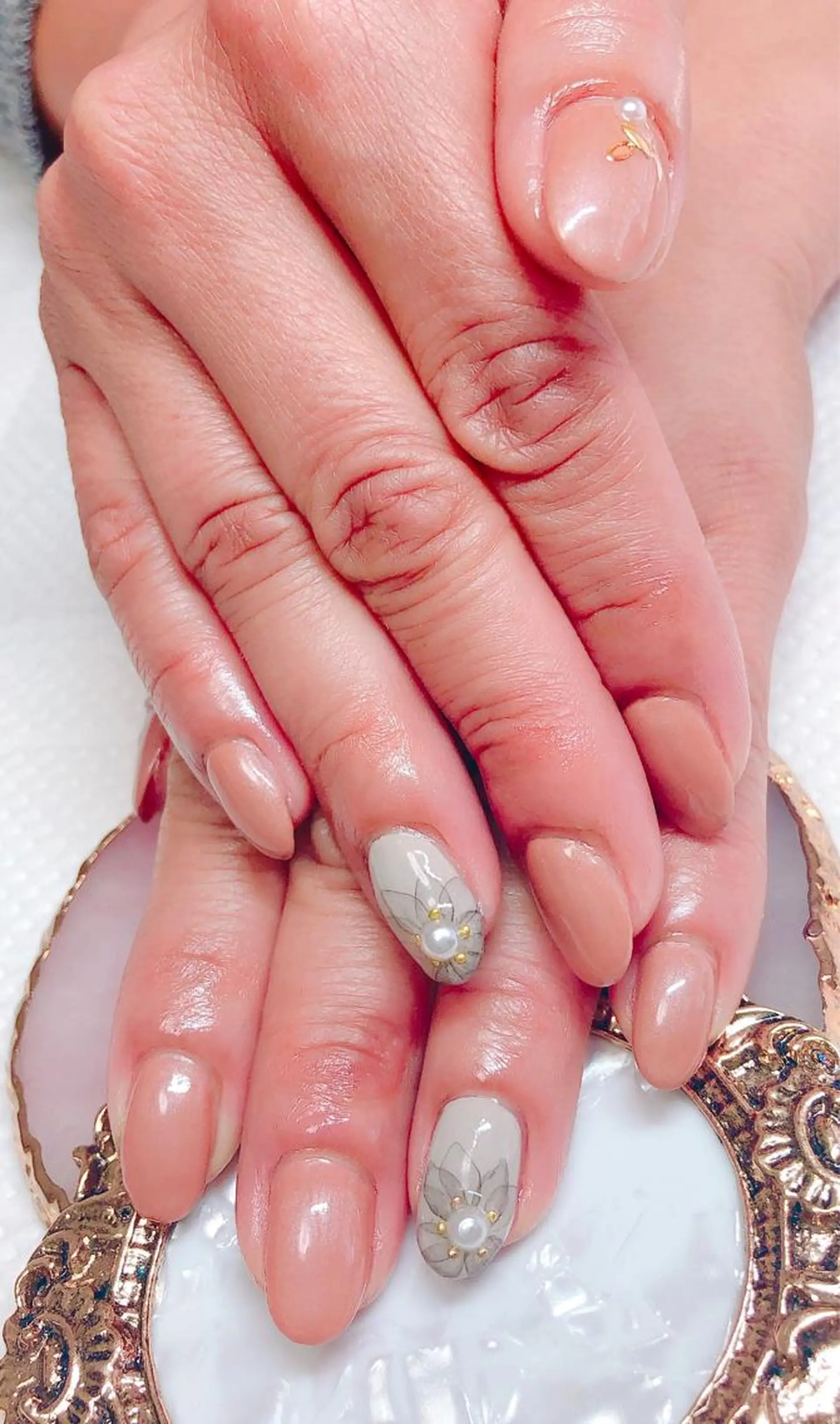 ネイル ハンドネイル CROWN プライベートサロンのネイルデザイン