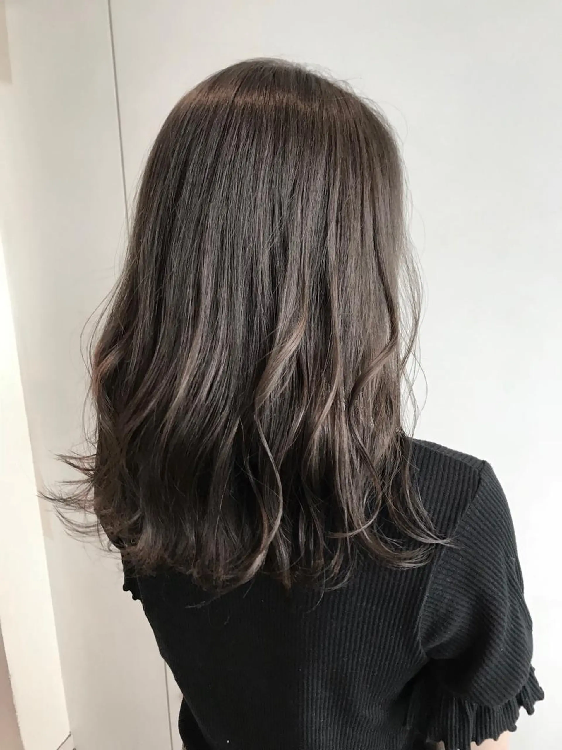 セミロング カラー グレージュ 中塚 義人のヘアスタイル