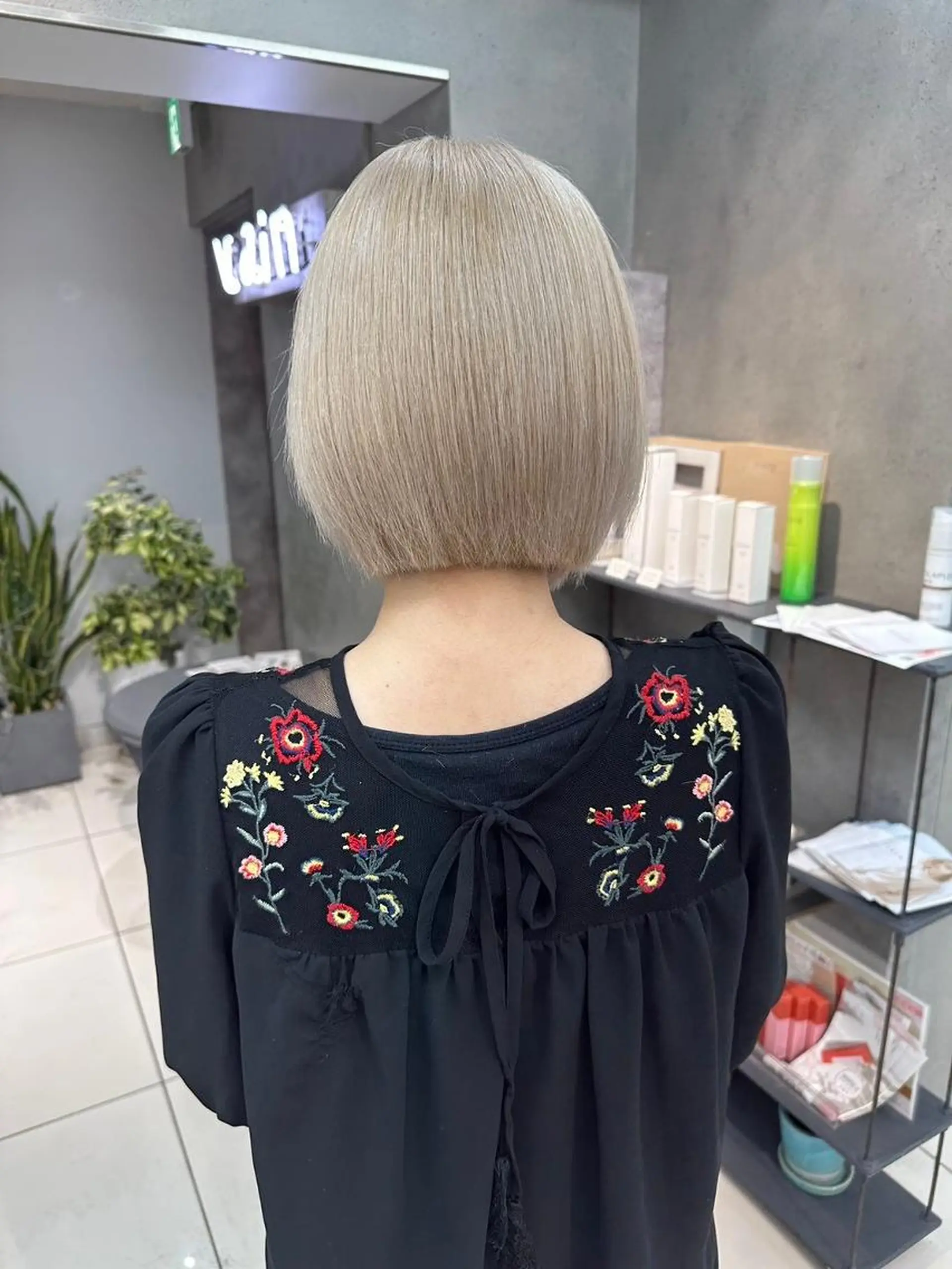 ショート カラー ハイトーンカラー が絶対可愛い✨泰聖✨のヘアスタイル