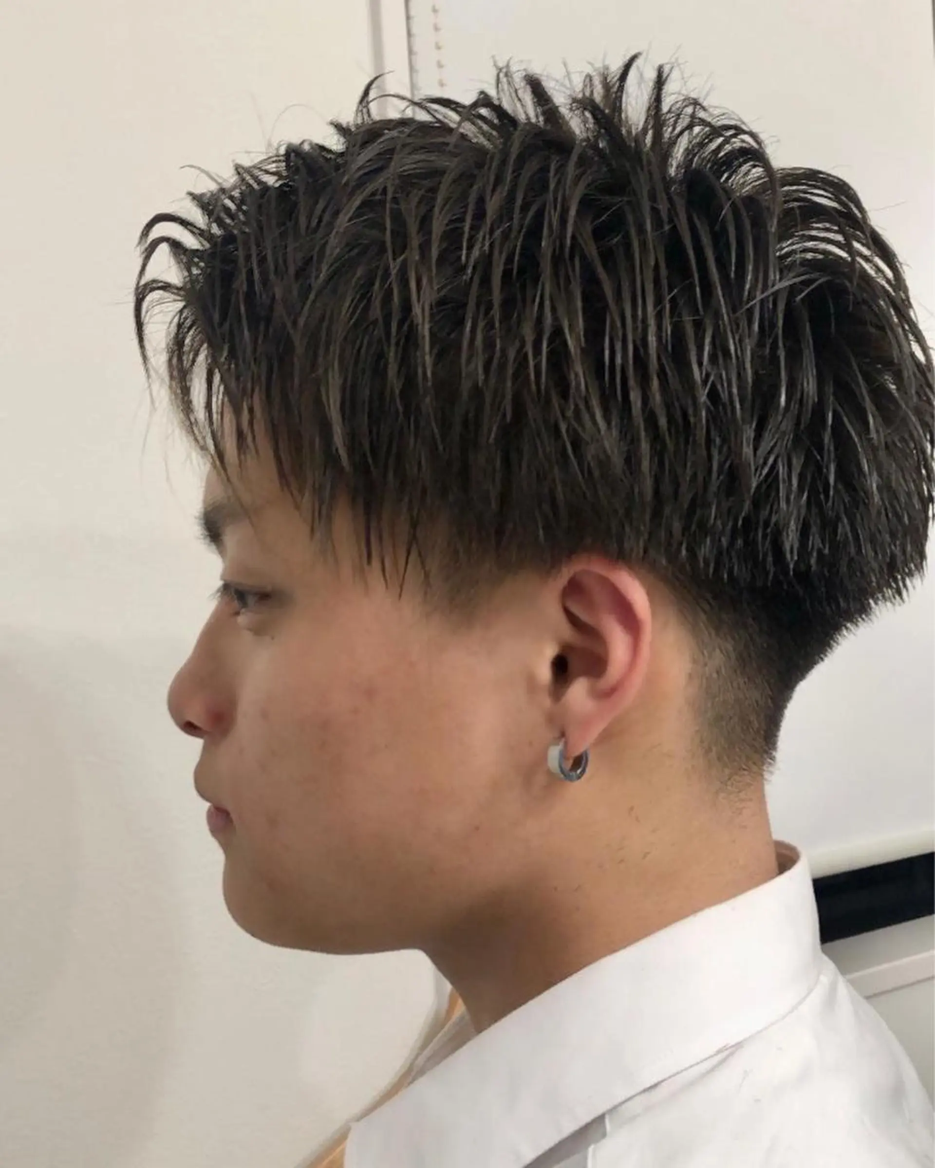 ショート カラー 本田 央介のヘアスタイル