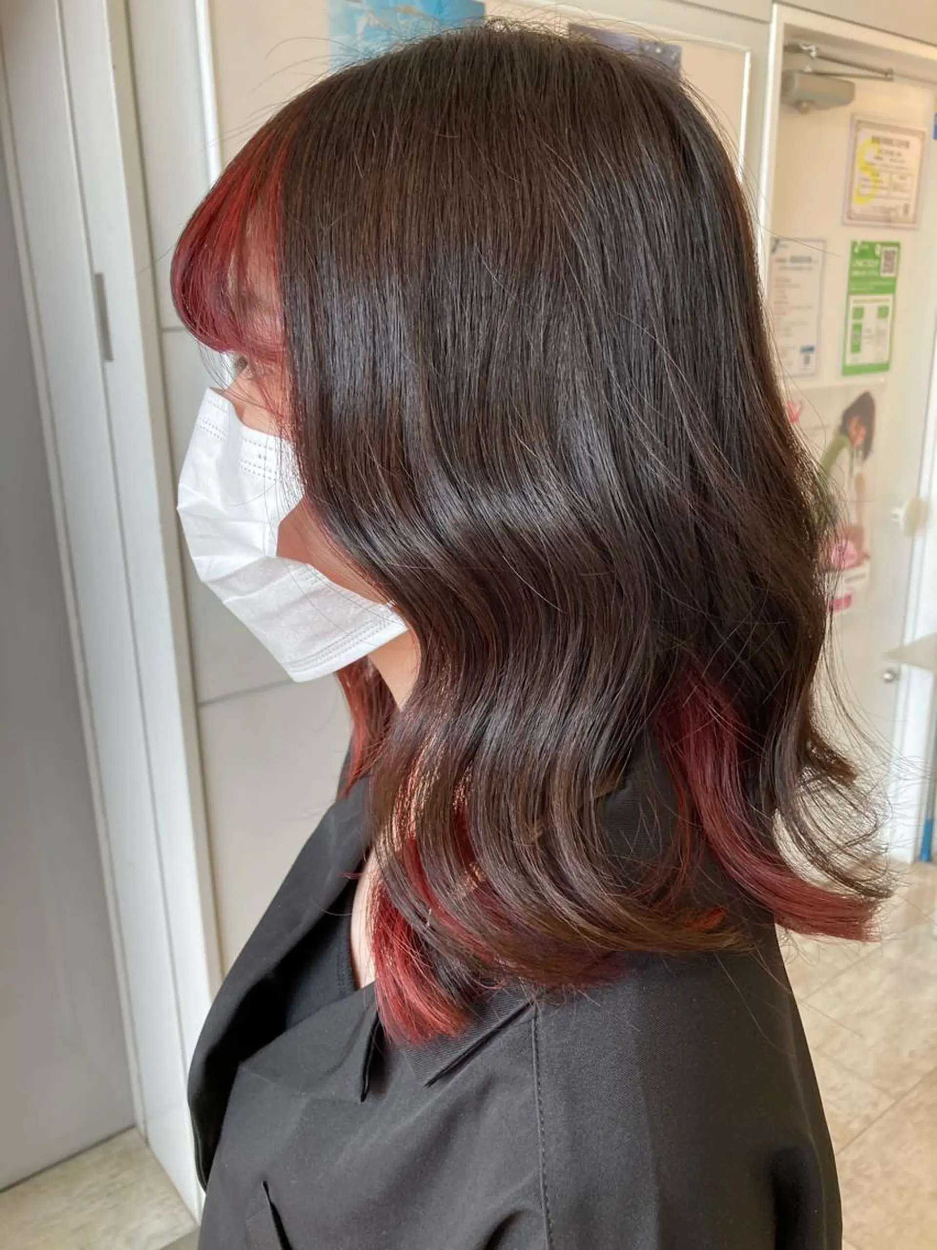 セミロング カラー インナーカラー ヘアカラー 岩崎 裕司のヘアスタイル