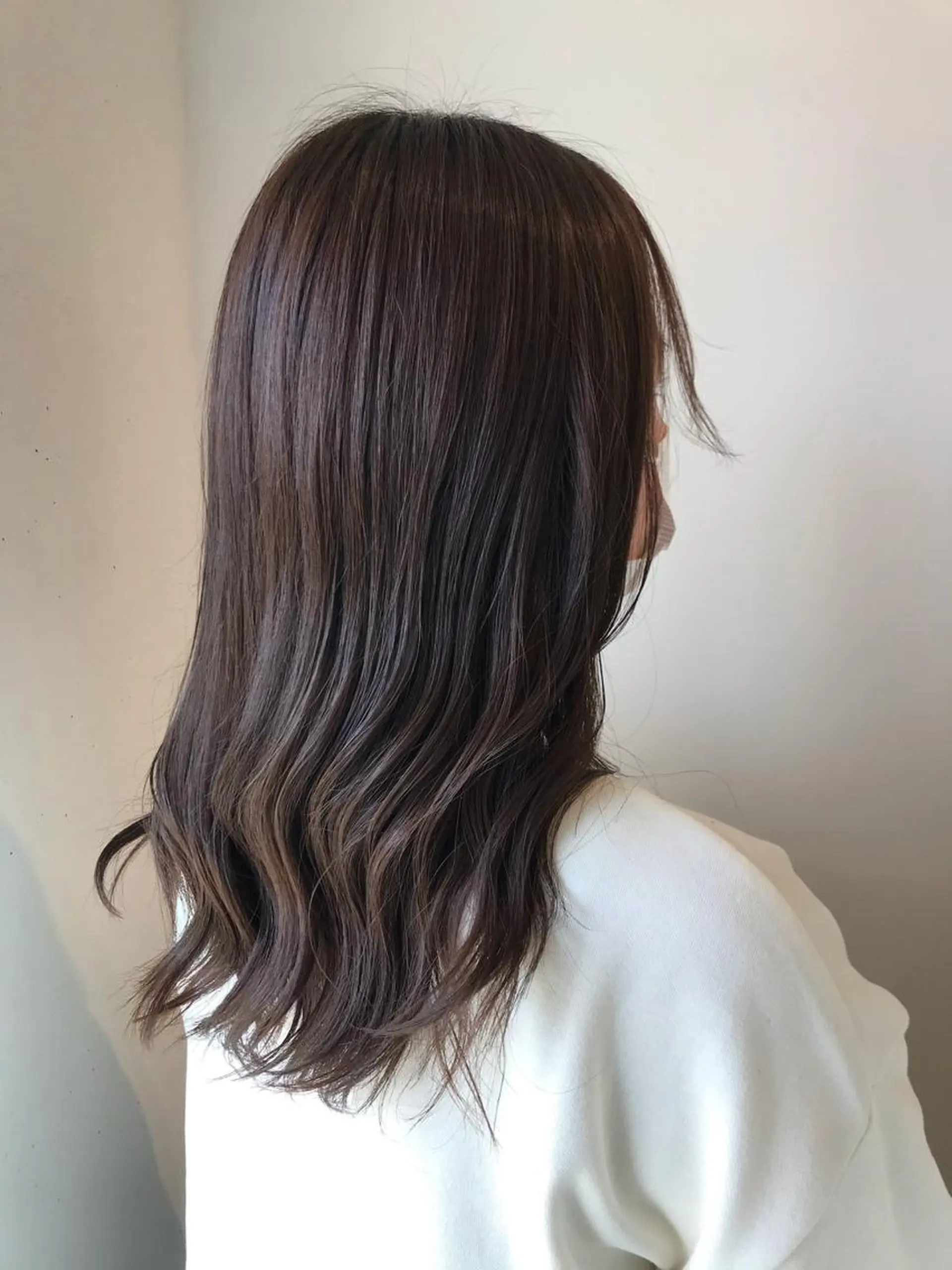 セミロング カラー ニュアンスパーマ／ レイヤー／茶屋町のヘアスタイル