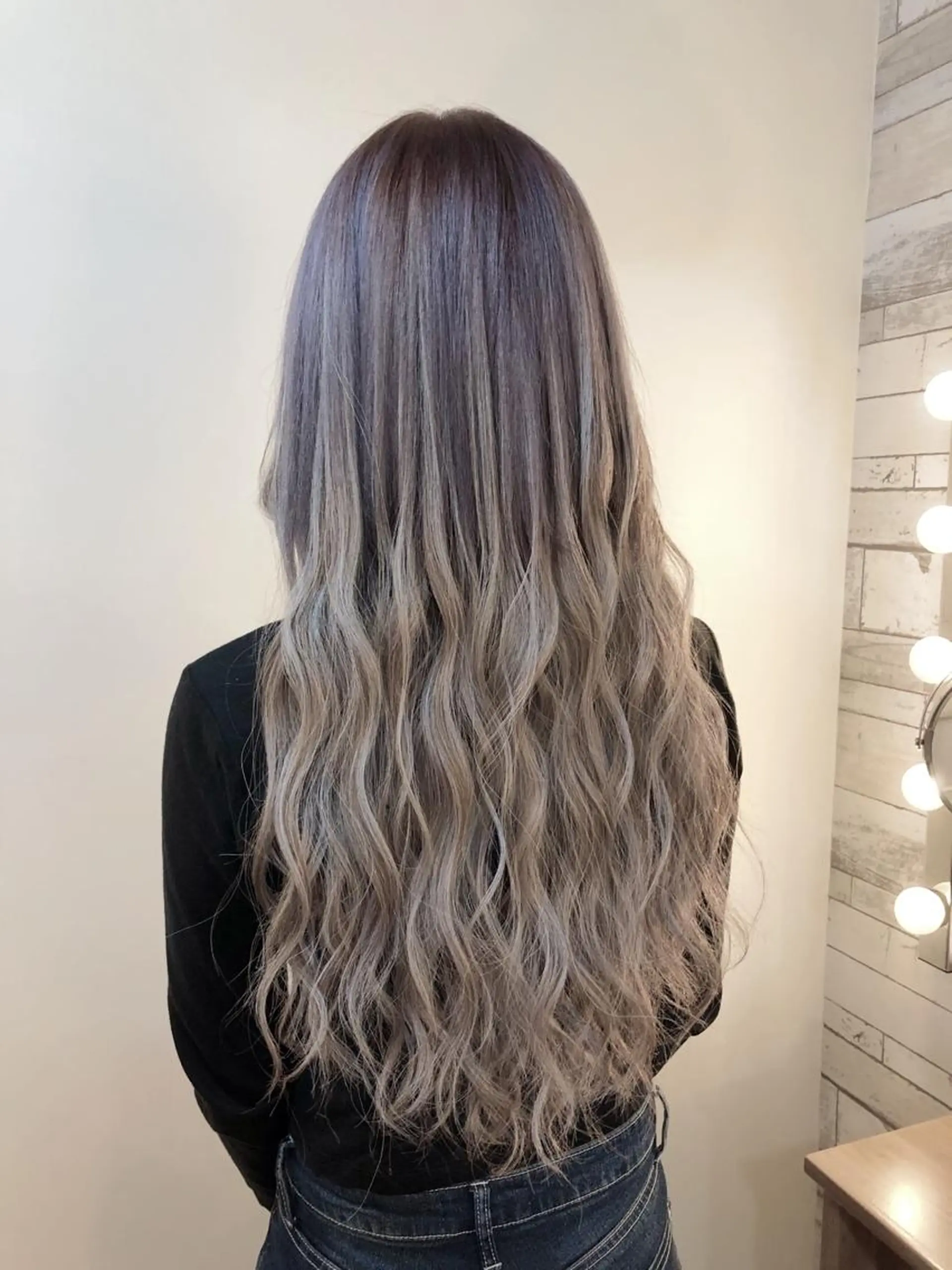 ロング カラー ヘアアレンジ アッシュ グラデーションカラー ラベンダーカラー ラベンダーアッシュ シルバー Hair Make Salon ZEROのヘアスタイル