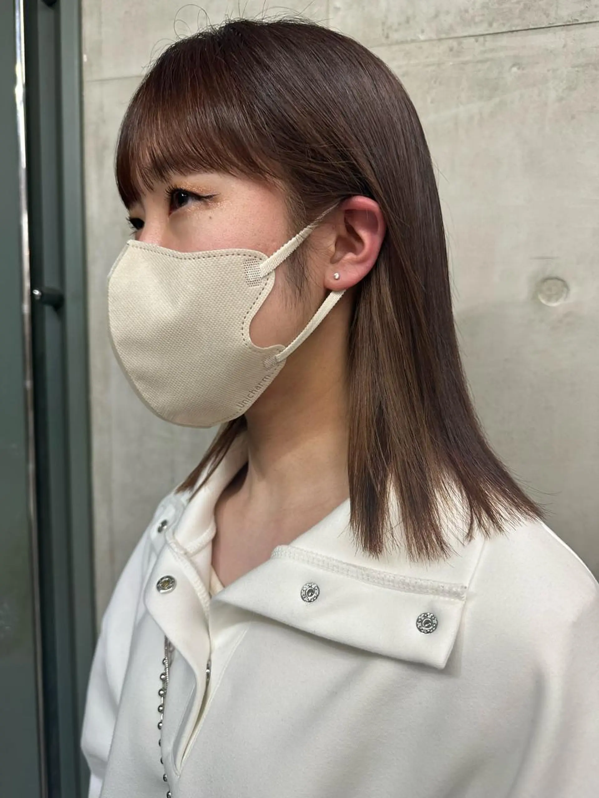 ミディアム カラー SALTWATER AYARIのヘアスタイル