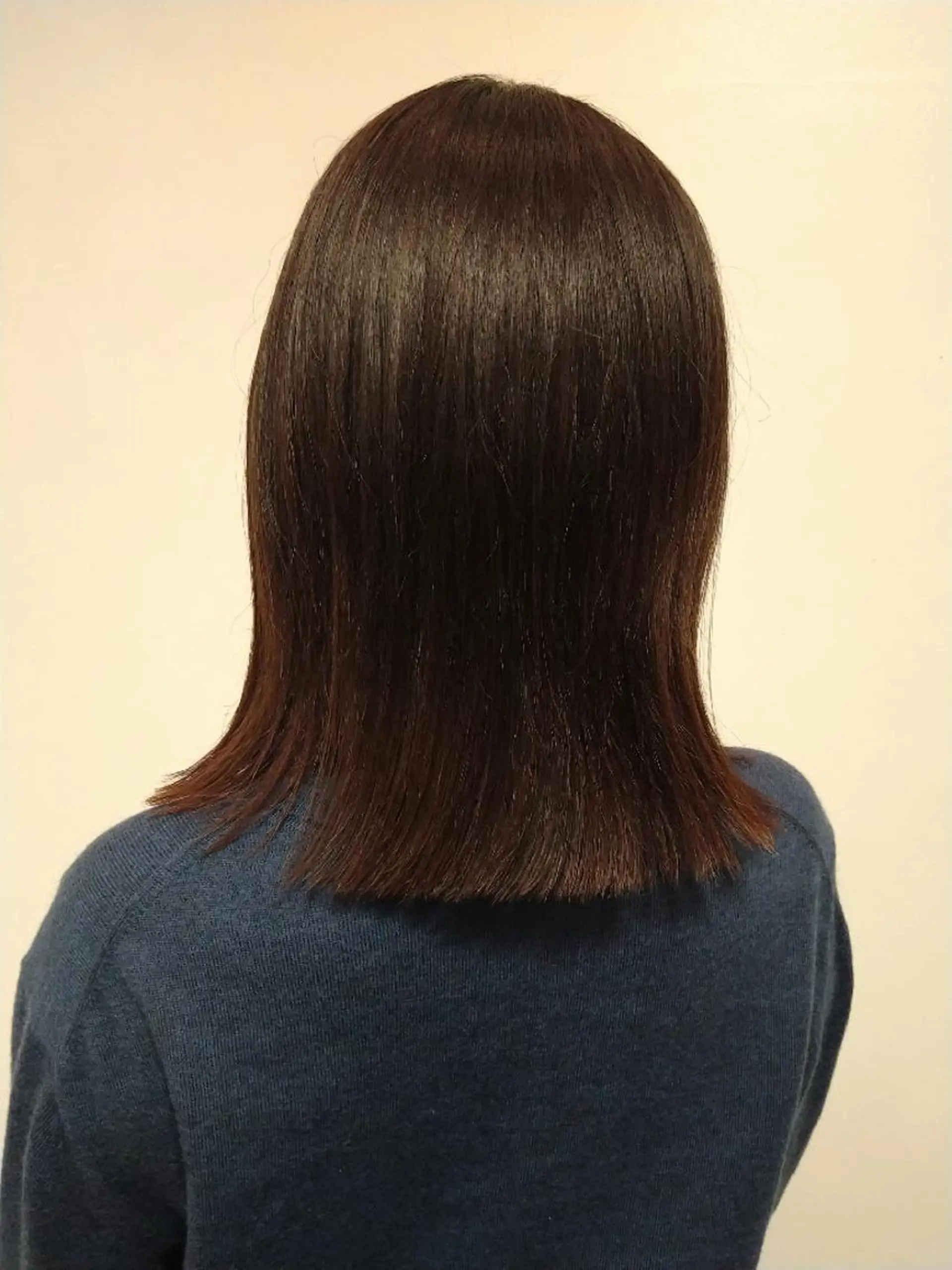 ミディアム 切りっぱなしロブ ducca所属・ducca/ kariyaのヘアスタイル