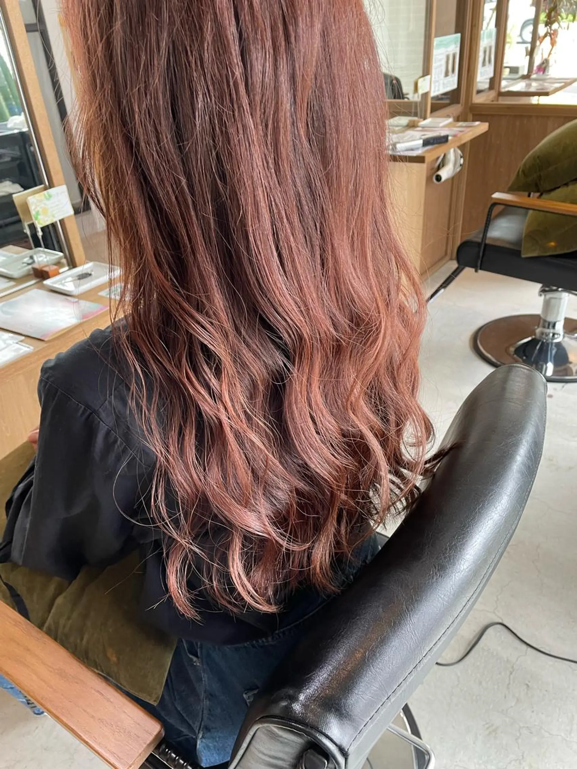 セミロング シンプル 美容室のヘアスタイル