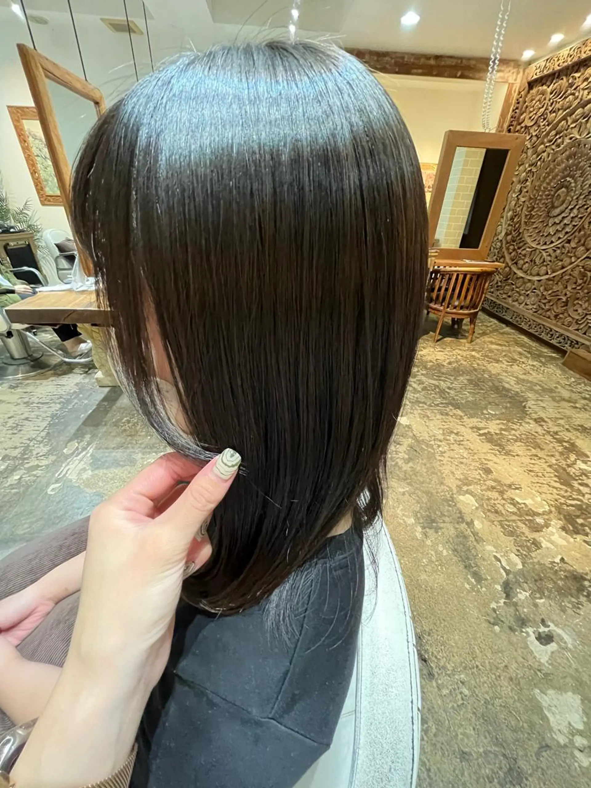 セミロング カット 縮毛矯正 トリートメント ヘッドスパ putri店長 和田鈴采のヘアスタイル