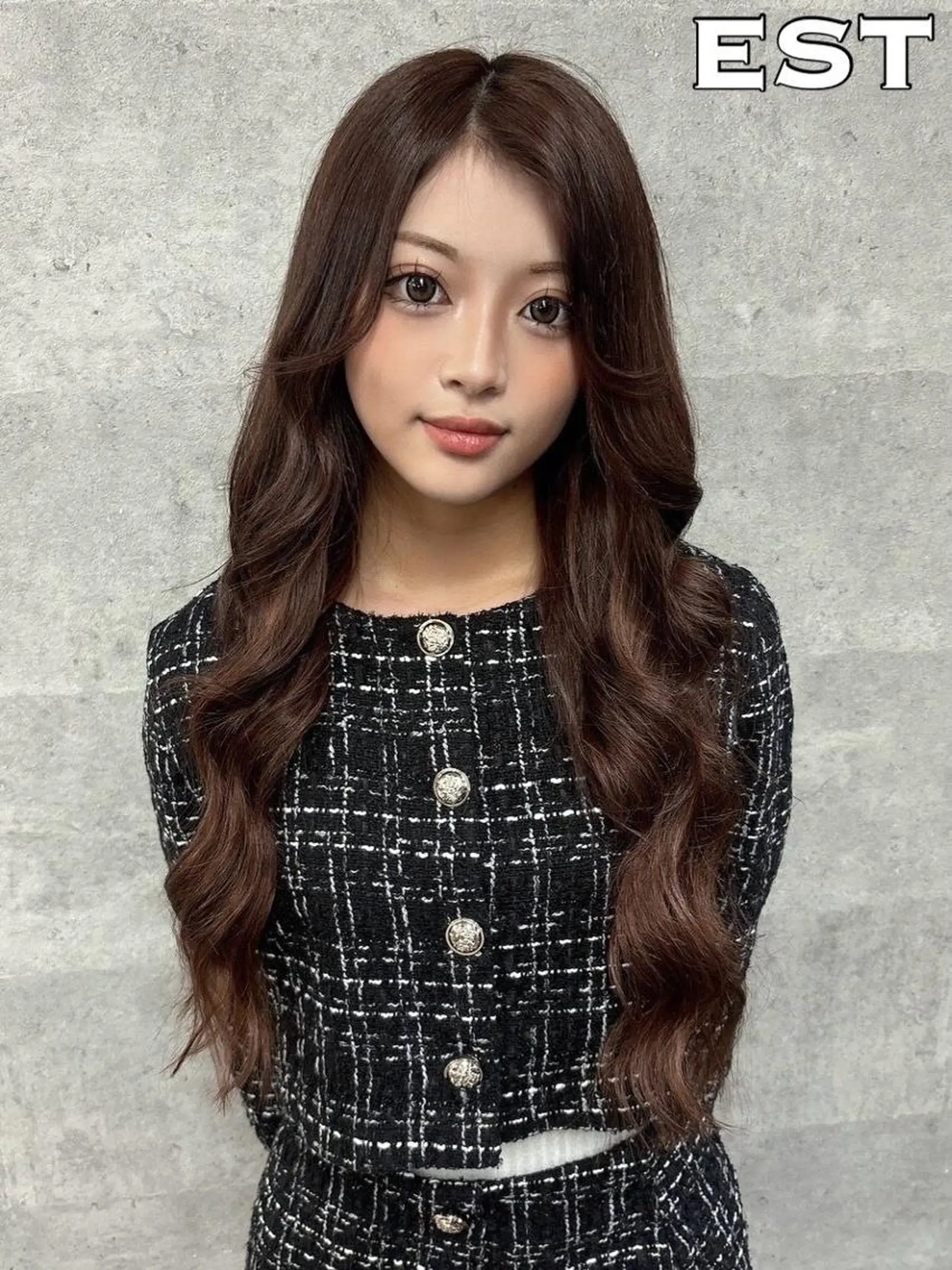 カラー ロング シールエクステ バレイヤージュ ベージュカラー 黒髪 ブリーチ ヘアカラー エクステ M. KURUMIのヘアスタイル