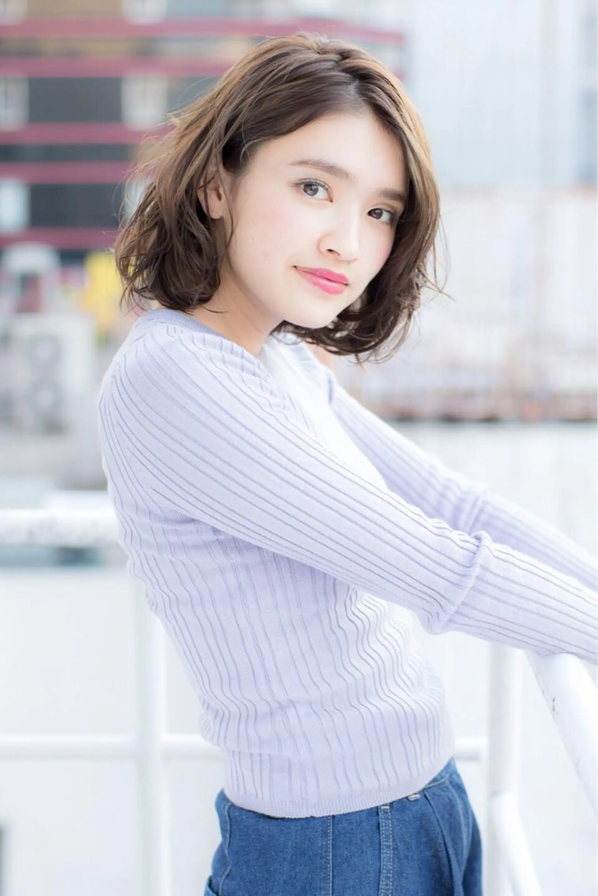 ミディアム パーマ 朝比奈 志保のヘアスタイル