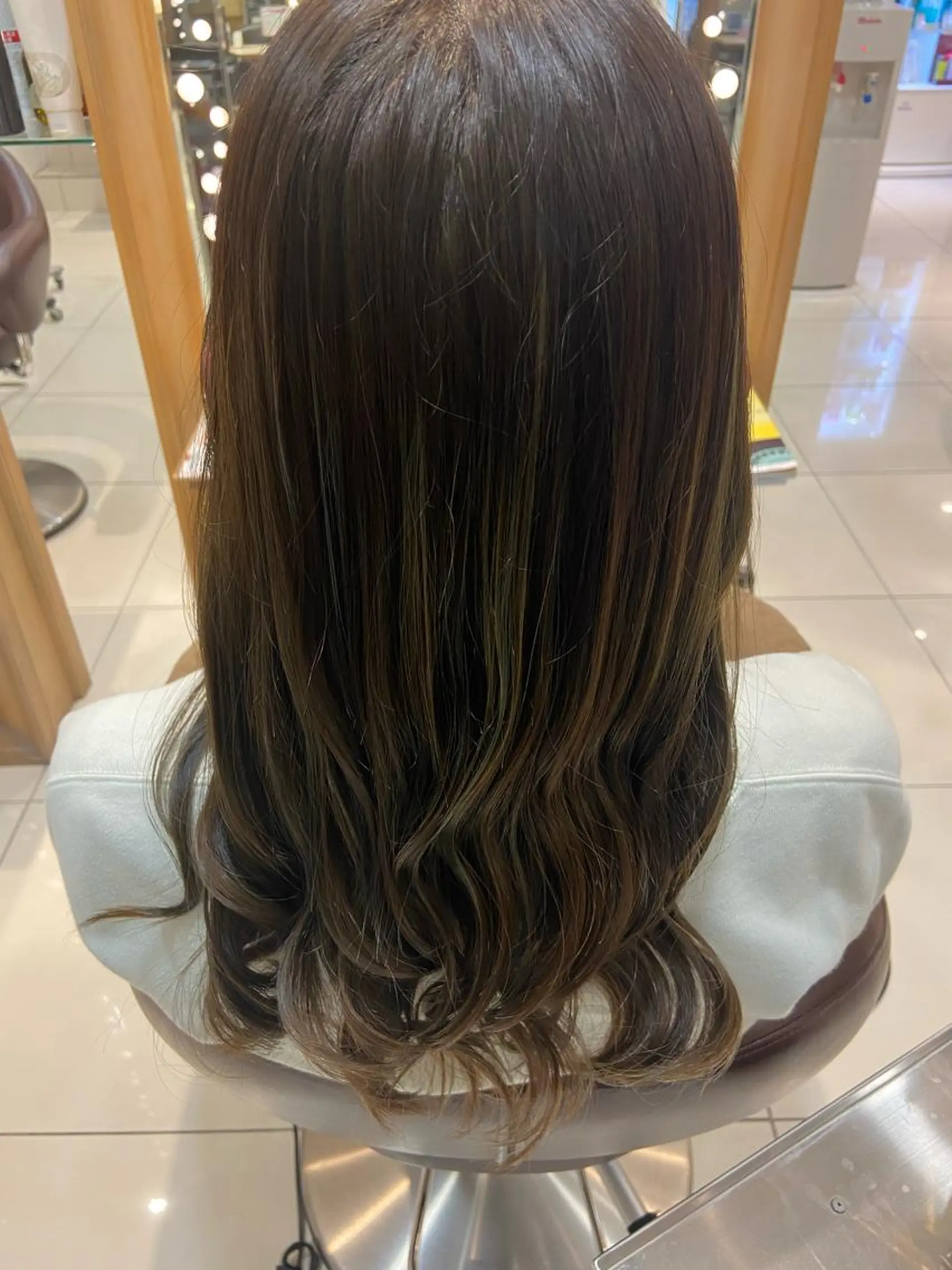 セミロング カラー ハイライトカラー ハイライト なつな/ 透明感カラーのヘアスタイル