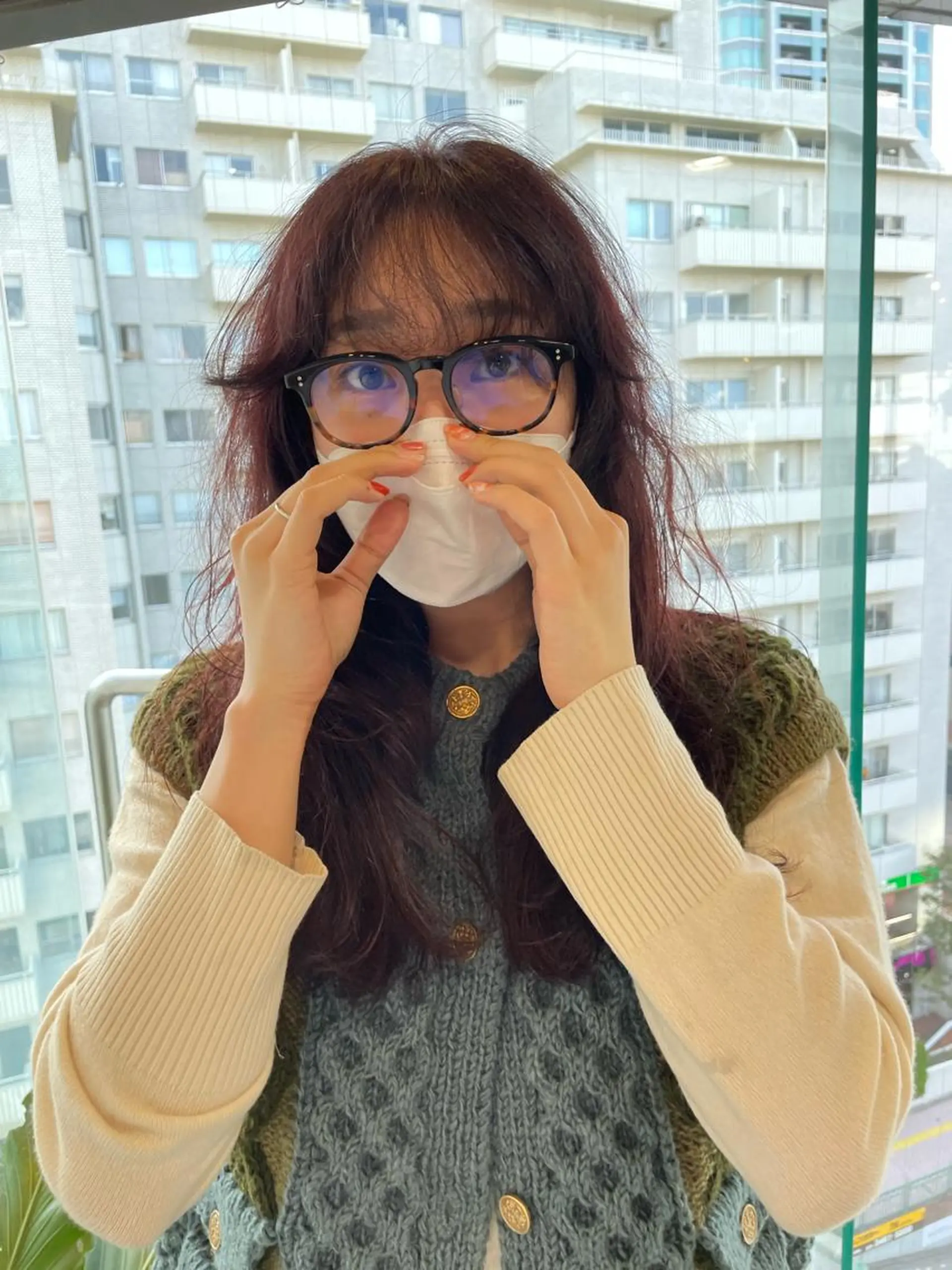 セミロング カラー パーマ ボルドーカラー カット ヘアカラー パーマ トリートメント レイヤー／似合わせ TAKUYAのヘアスタイル