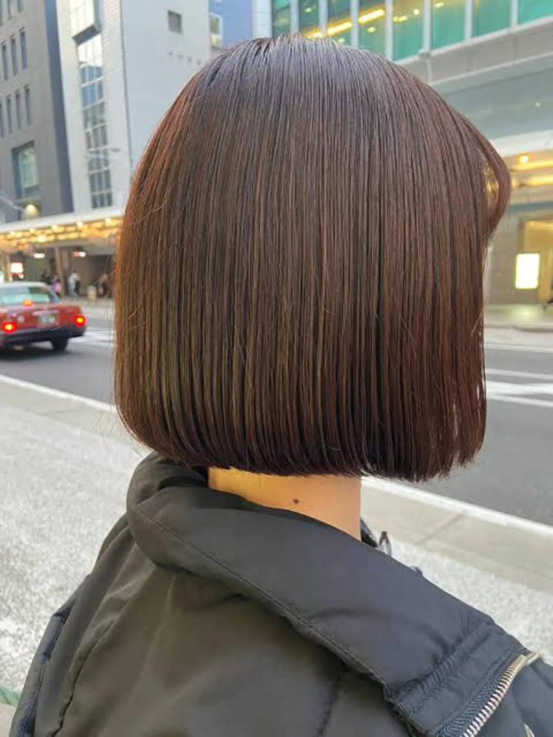 ショート 切りっぱなしボブ レイヤー/縮毛矯正のヘアスタイル