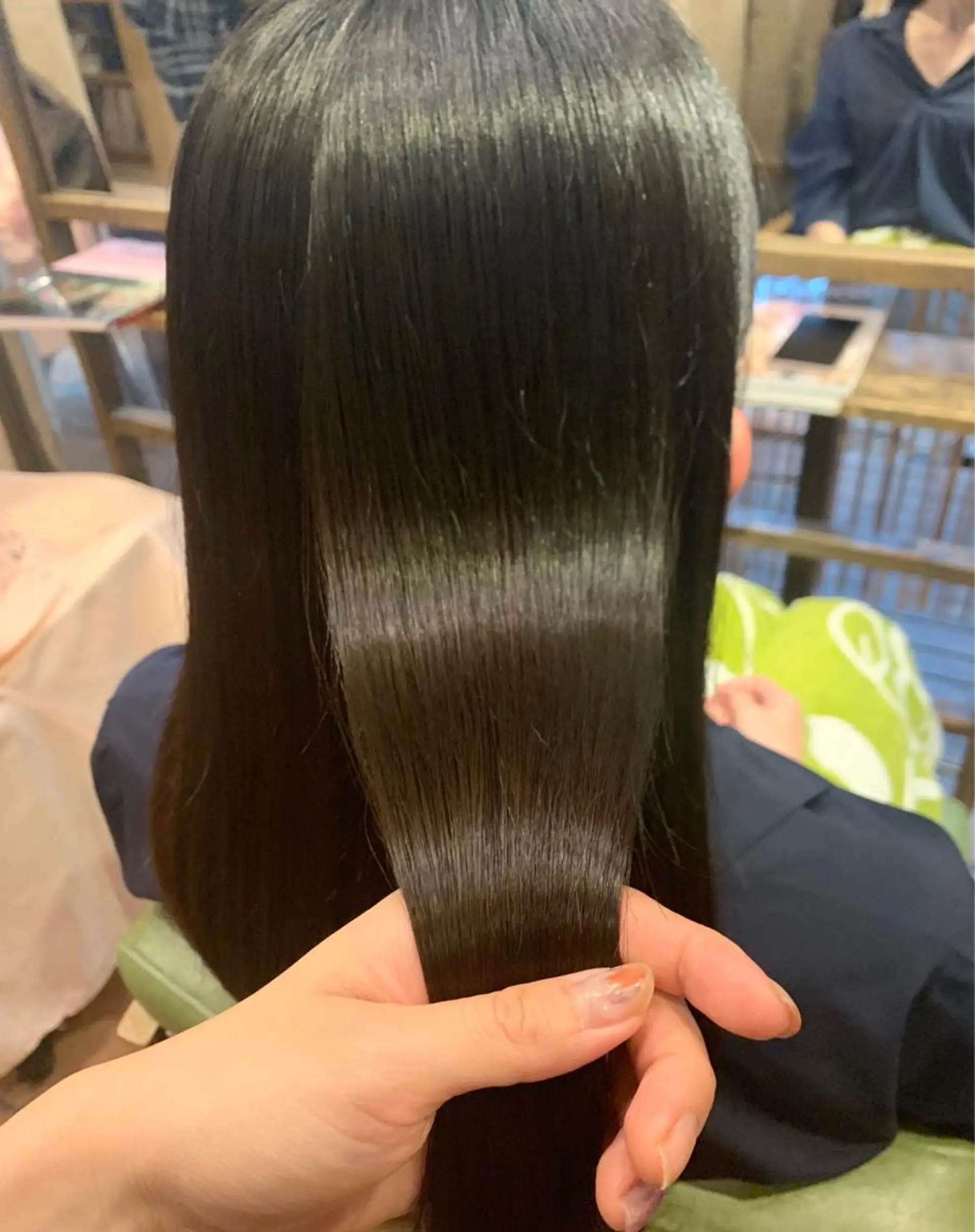セミロング カラー 伸ばしかけ 髪質改善 トリートメント トリートメント 加茂 しのぶのヘアスタイル