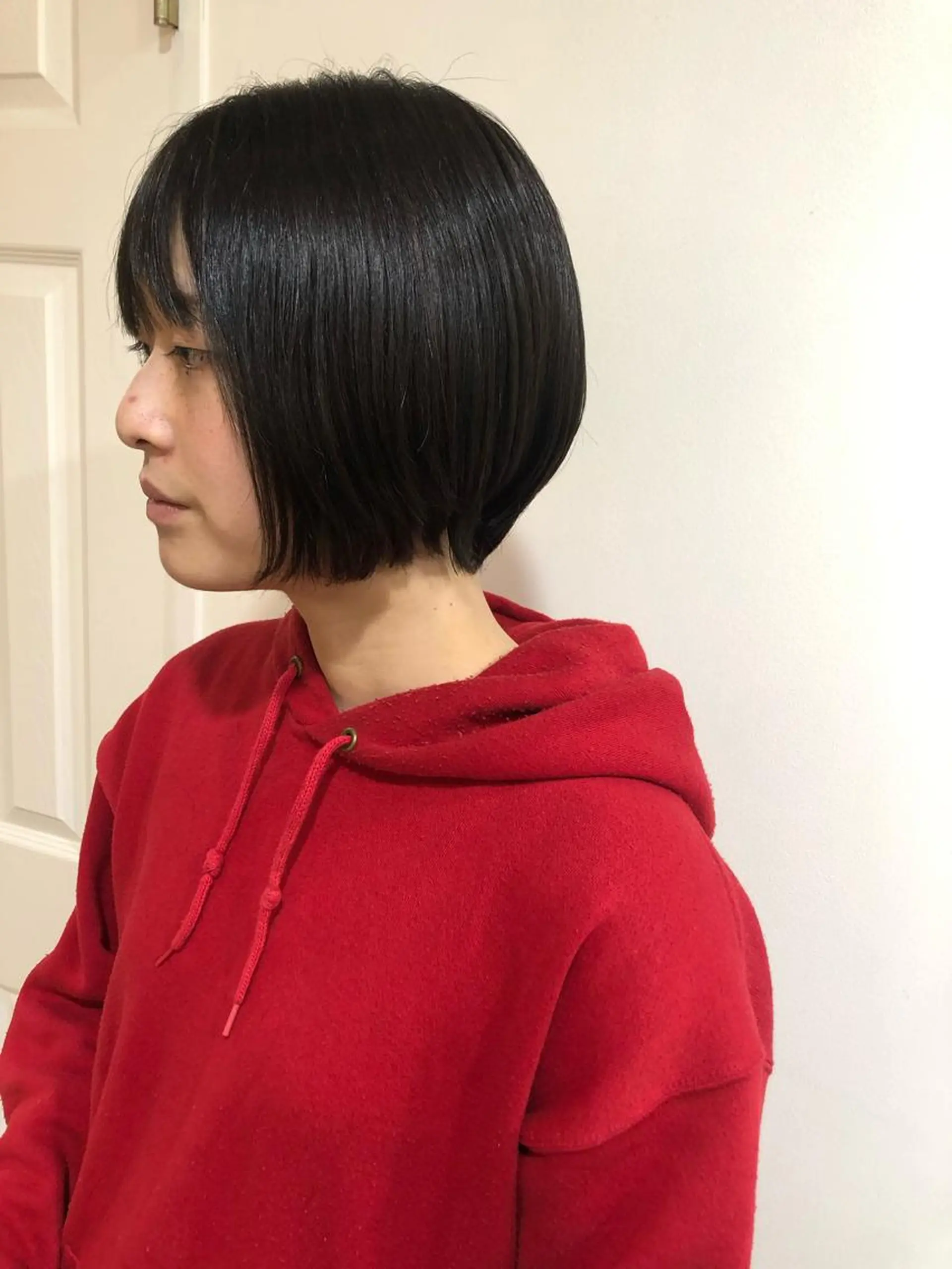 ショート MIOベージュカラー 柔らかいカラーのヘアスタイル