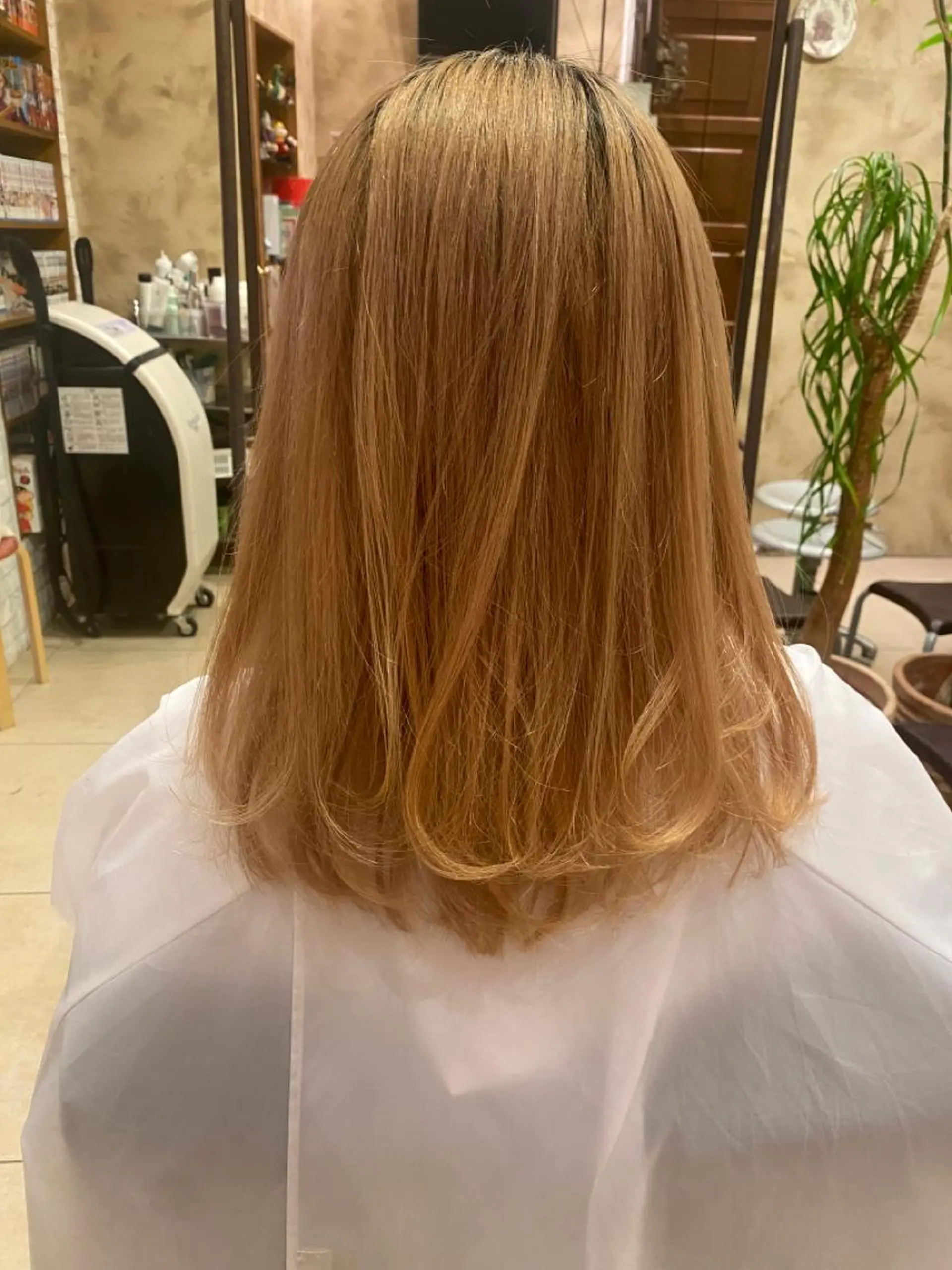 セミロング sakamoto sayaのヘアスタイル