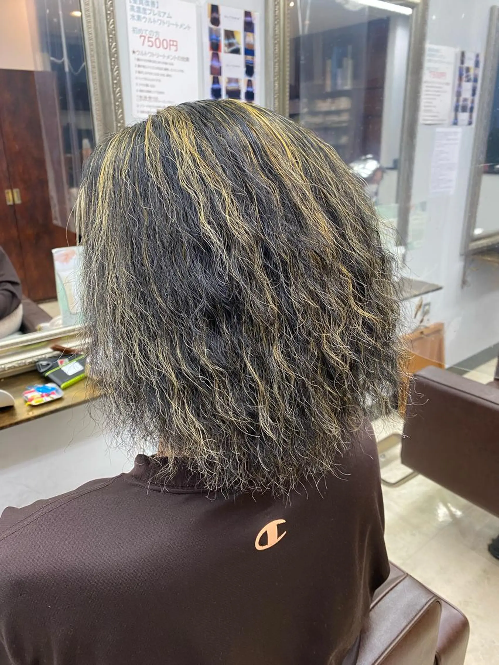 セミロング カラー パーマ メンズ ヘアカラー 小島 凜のヘアスタイル