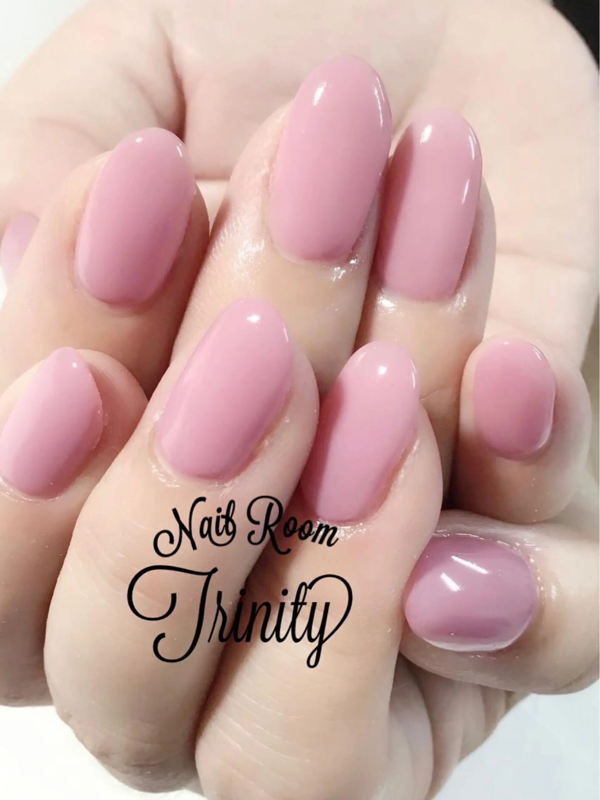 ネイル ハンドネイル Trinity ネイリストスタッフのネイルデザイン