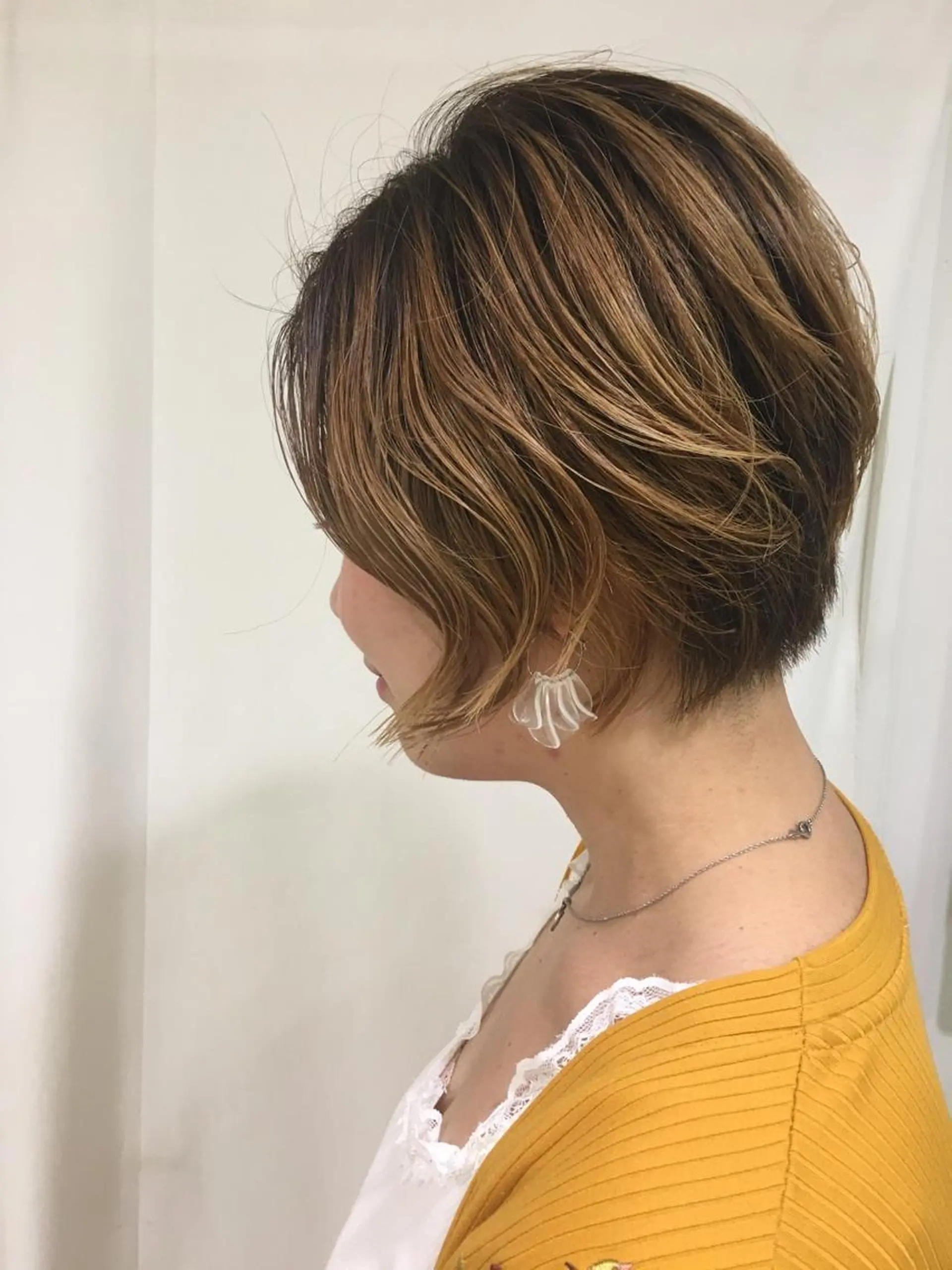 ショート カラー ハンサムショート ショートヘア きむえり/髪質改善 /うねり広がり改善のヘアスタイル