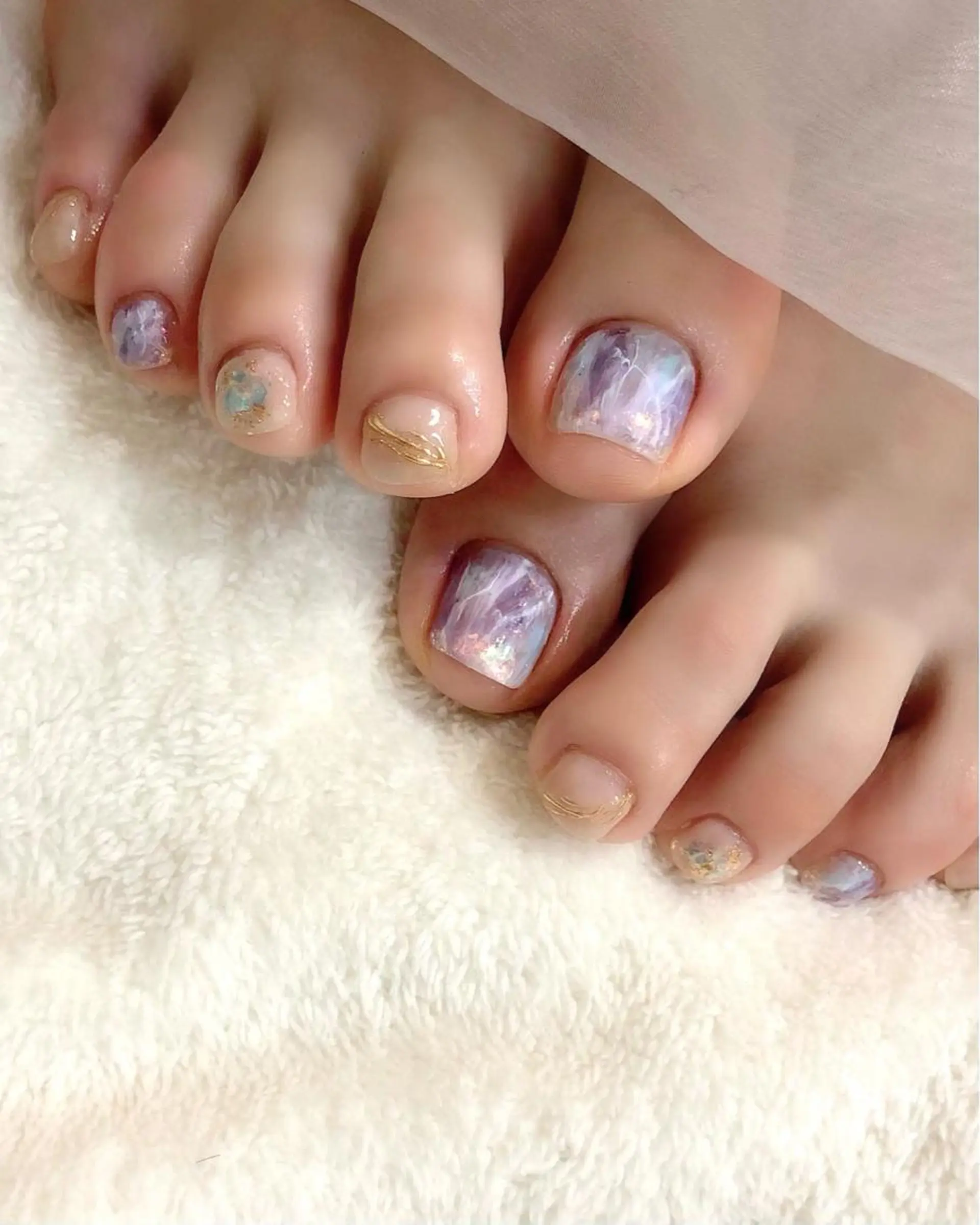 ネイル オーロラネイル フットネイル ニュアンスネイル フットネイル 梅津 郁美のネイルデザイン