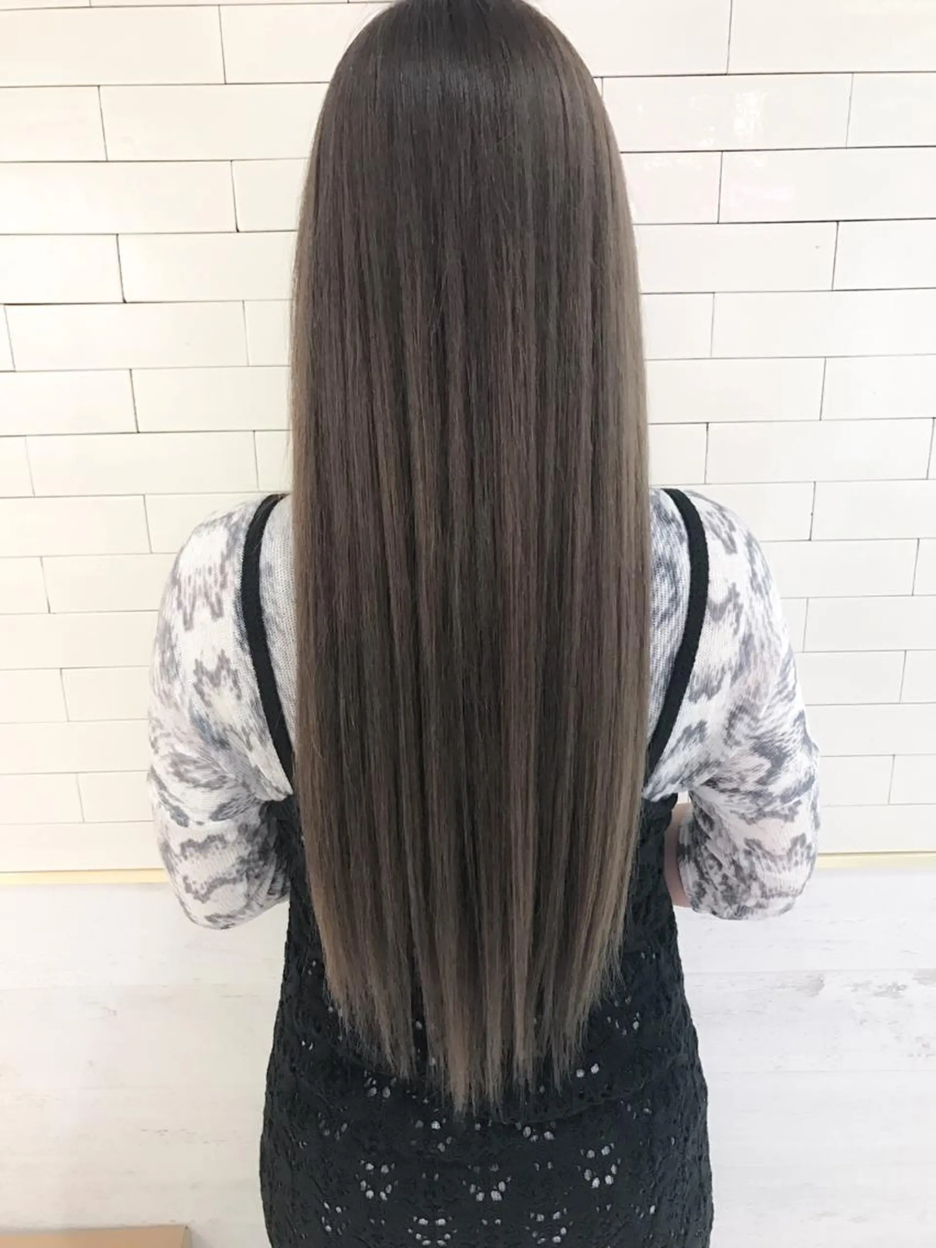 ロング カラー ダブルカラー グレージュ ハイライトカラー 外国人風カラー ハイライト カット ヘアカラー トリートメント LA KING GINZA TOKYO所属・🧡ショートの達人 🧡SHOのヘアスタイル