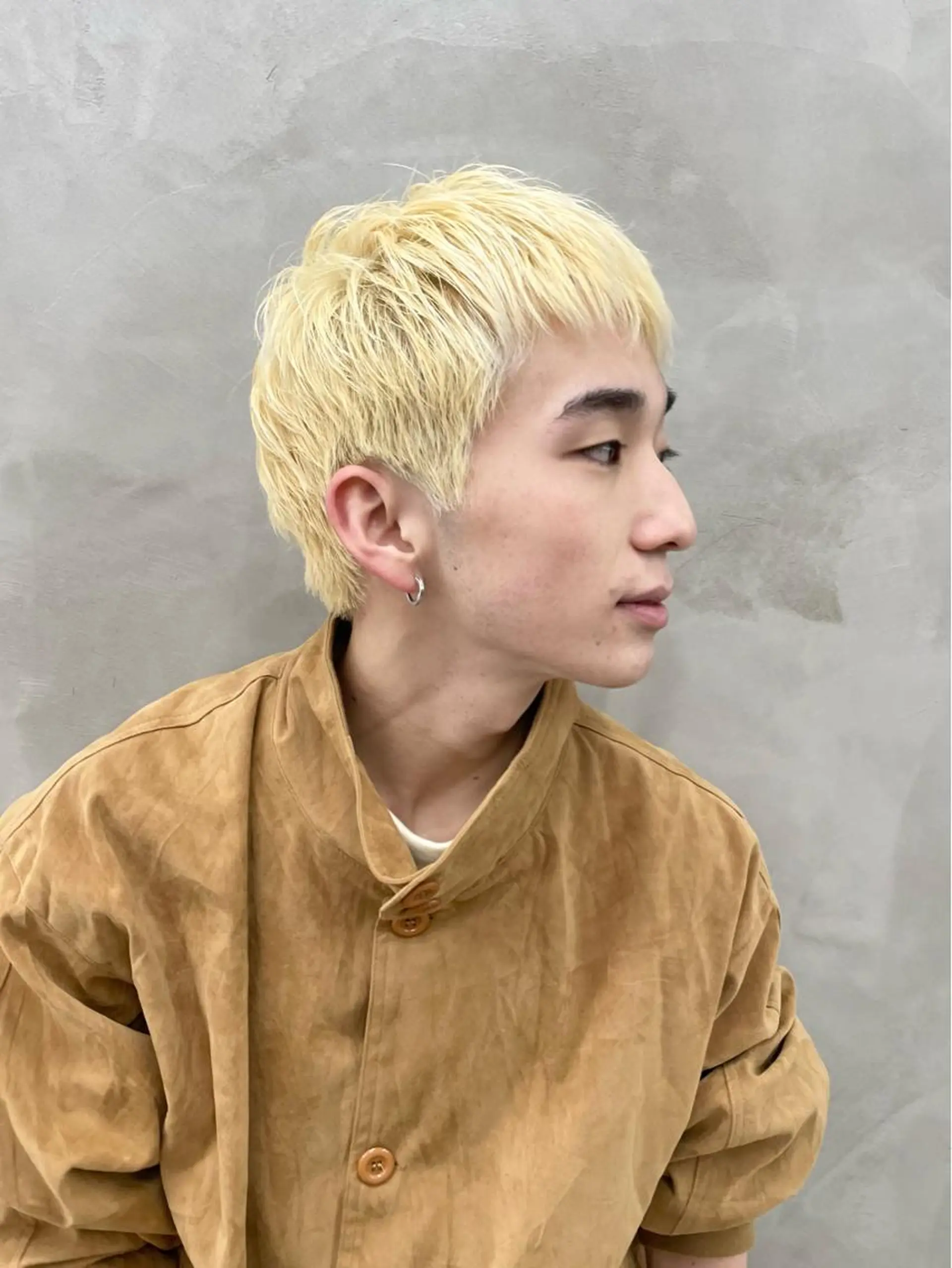 ショート カラー パーマ ヘアアレンジ メンズ メンズバレイヤージュ メンズブリーチ センターパート フェードカット メンズハイライト ヘアカラー トリートメント ハイトーン/レイヤー 🌸さくらのヘアスタイル